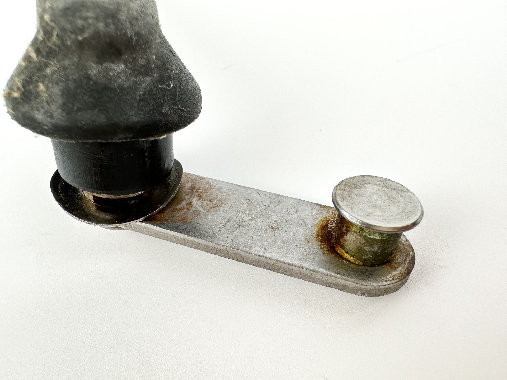 5005291 Evinrude Etec 40 50 60 75 90 2 Stroke Cowling Latch Handle