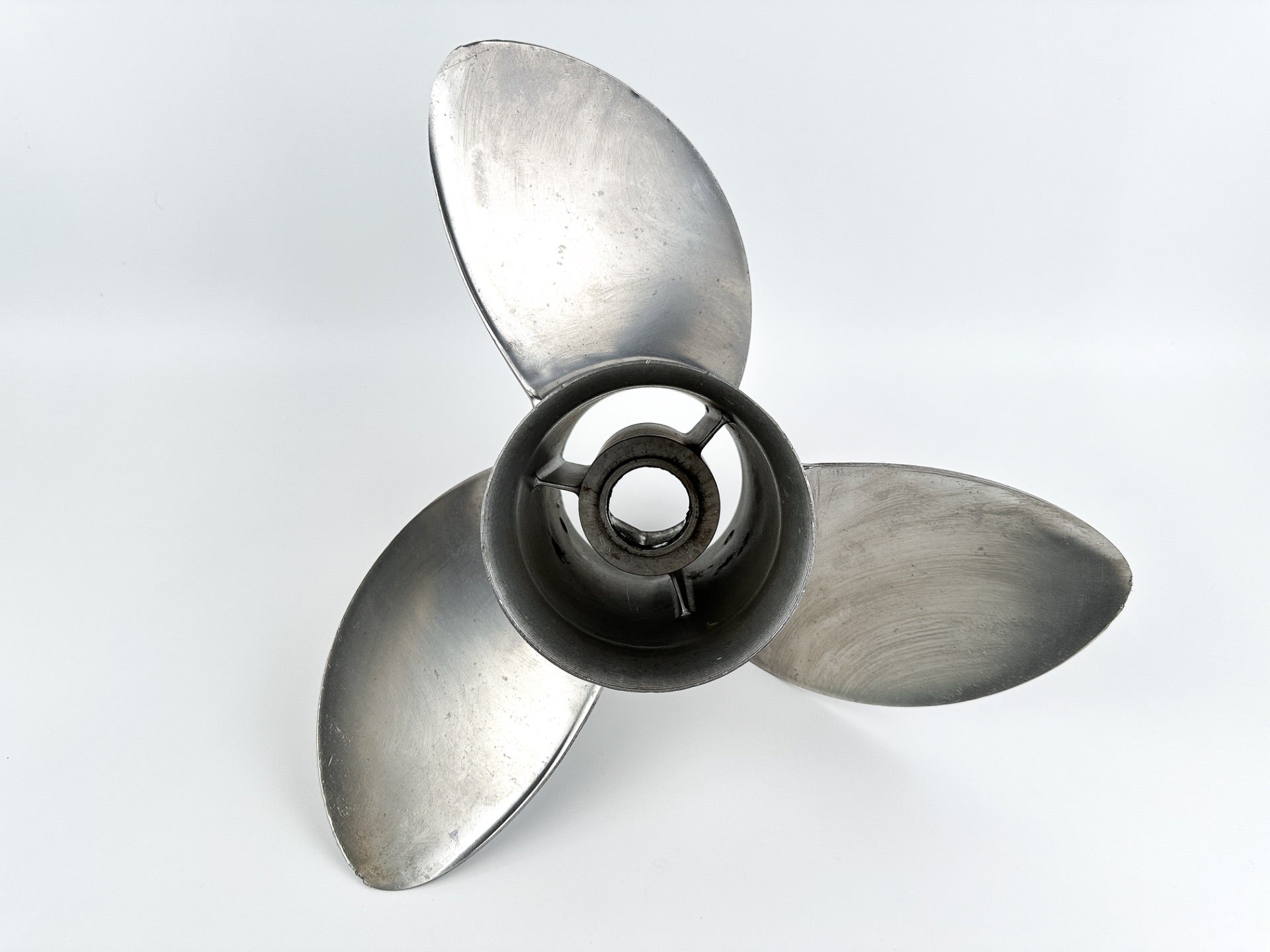 Michigan Wheel Apollo 3 Blade Stainless Steel Prop Propeller 15 1/2" X 17P RH