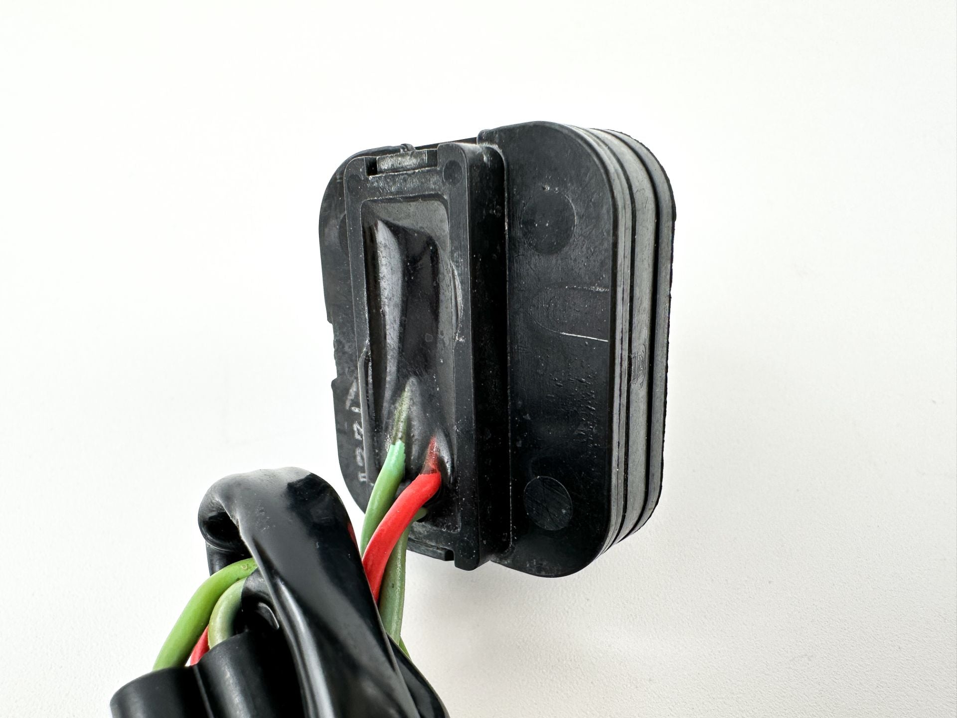 2007 Yamaha 250 HP 4 Stroke Outboard Trim Switch 69J-82563-00-00 OEM