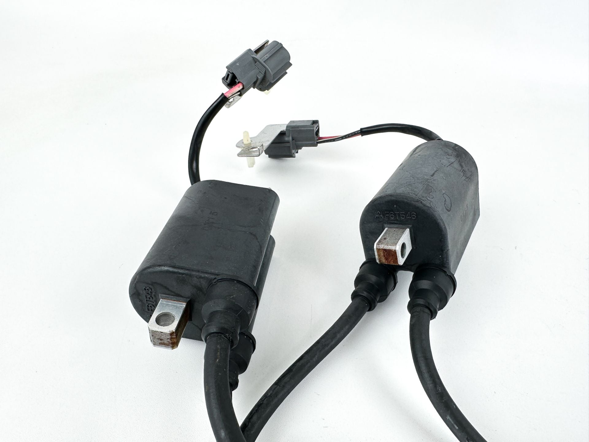 2005 Yamaha 115 HP 4 Stroke Outboard Ignition Coil Set 68V-82310-00-00 OEM