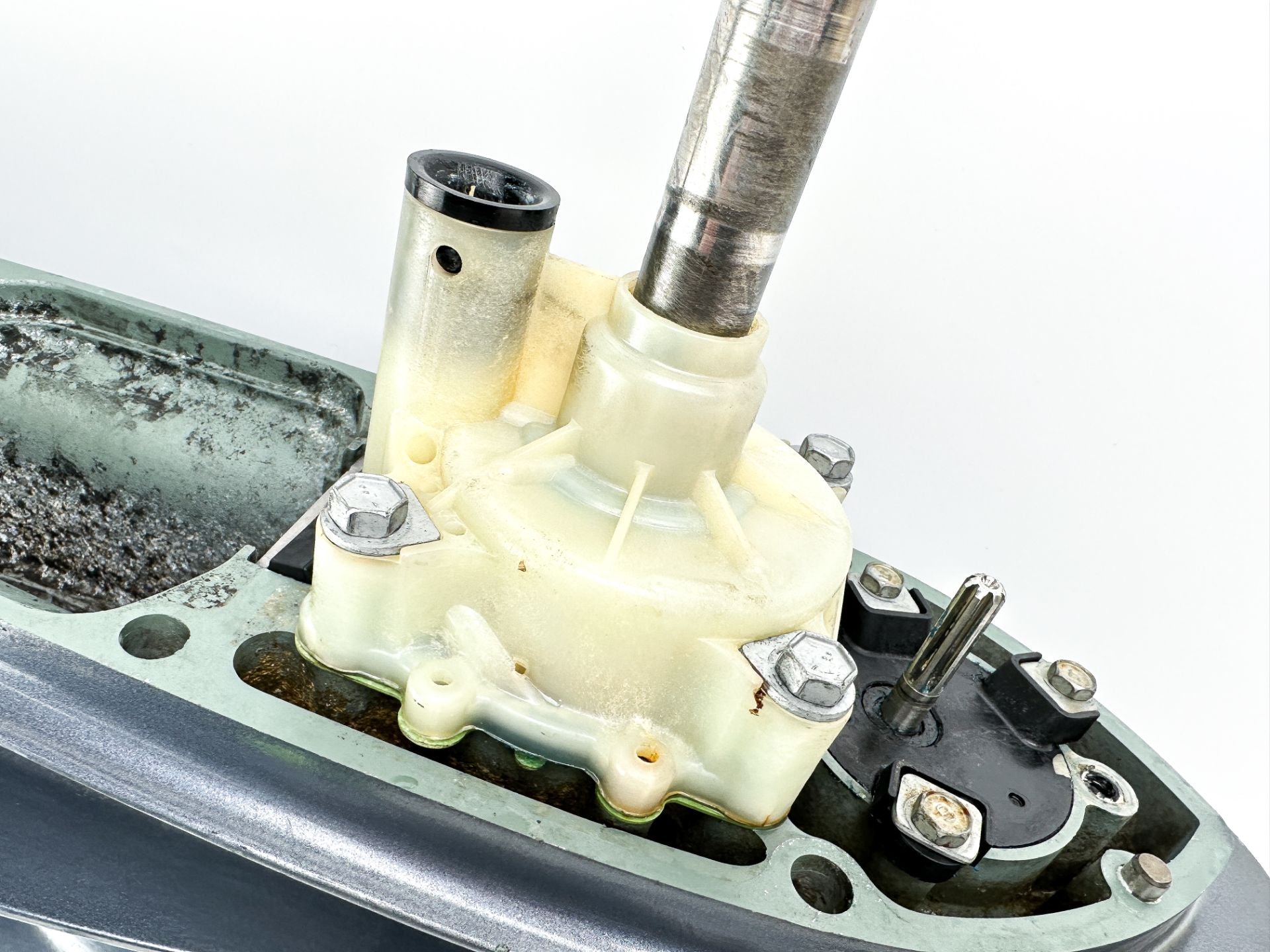 2000-2015 Yamaha 115HP 4 Stroke 20" Long Lower Unit Gear Case Ready To Install