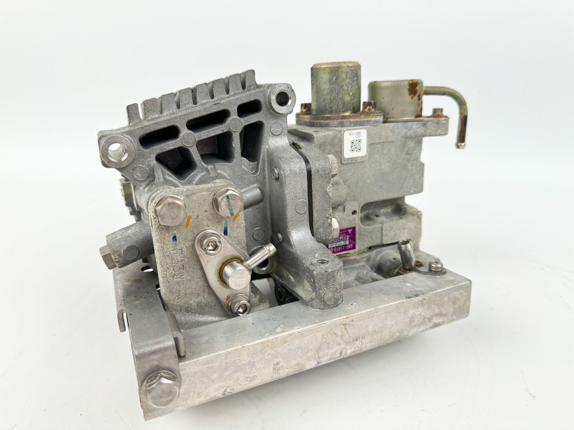 2003 Yamaha 200 HP 2 Stroke Outboard Fuel Injection Pump 68F-12170-01-00 OEM