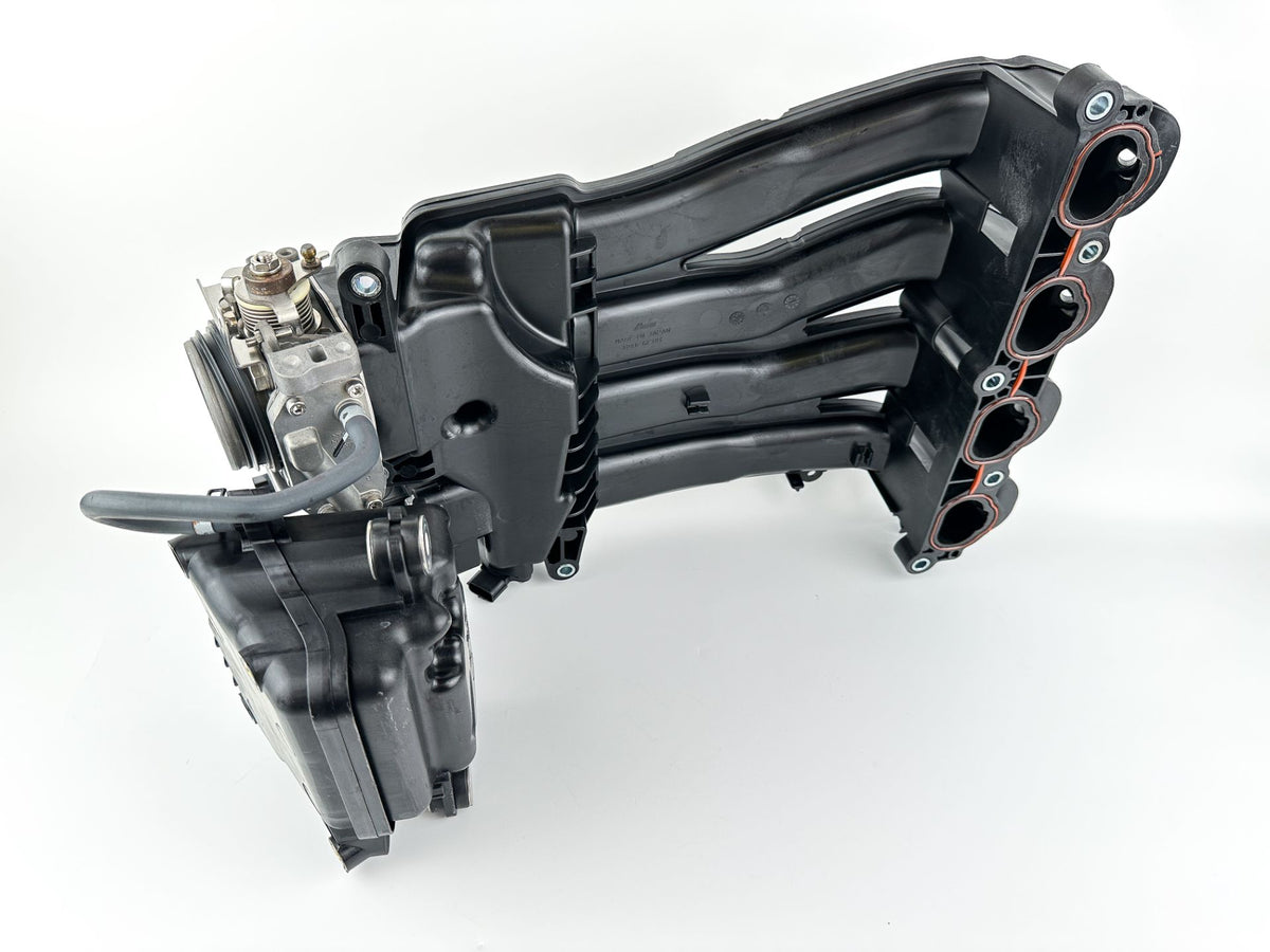 2013 Yamaha 115 HP 4 Stroke Outboard Intake Manifold W/ Throttle Body 68V-W1364-10-00