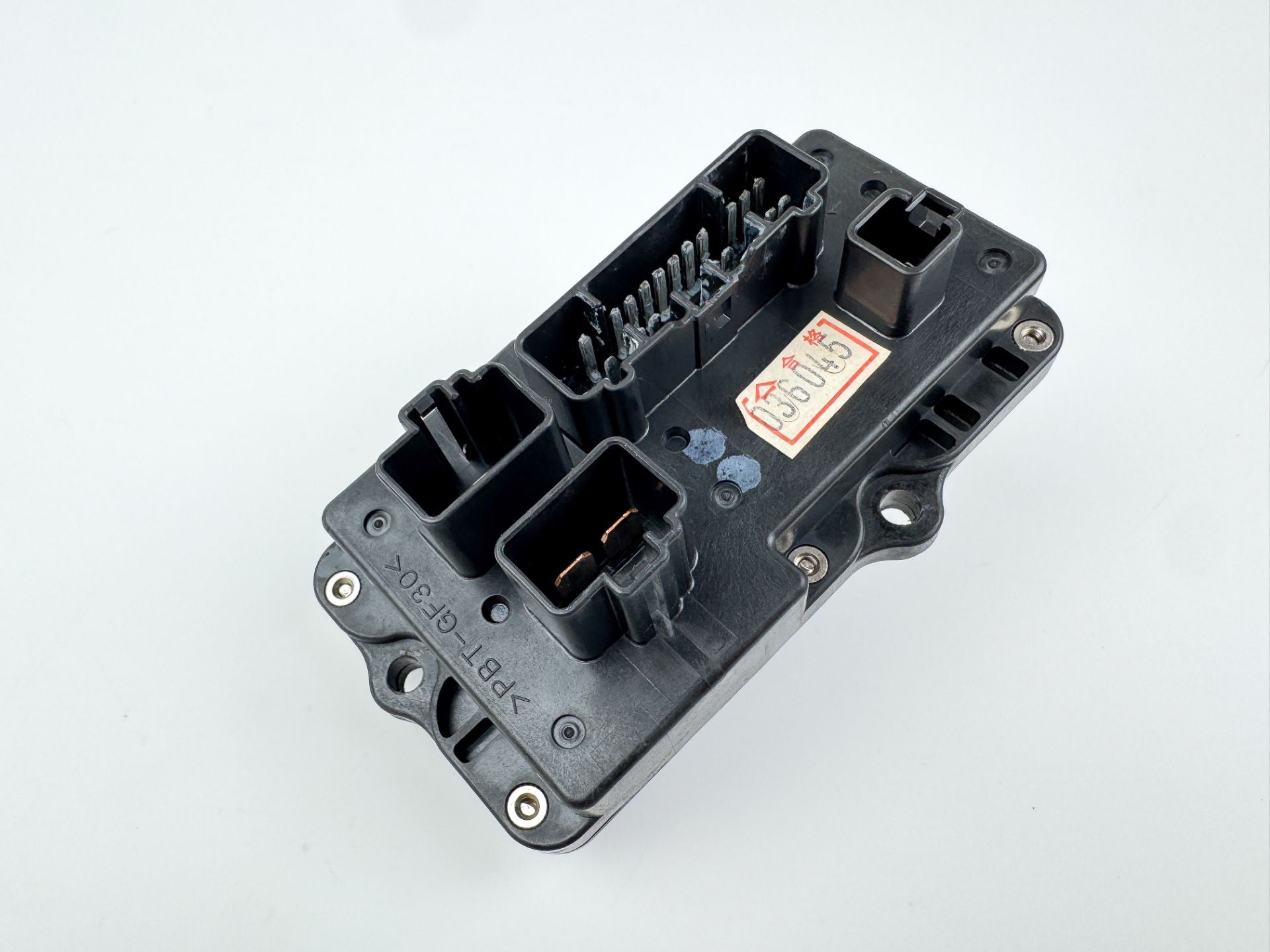 2005 Yamaha 300 HP HPDI 2 Stroke Outboard Fuse Box 60V-82170-01-00 OEM