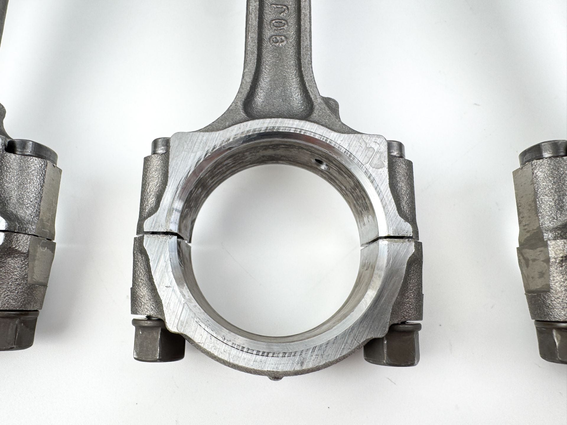 2011 Suzuki 115 HP 4 Stroke Outboard Piston & Connecting Rod Set 12111-90J01 OEM