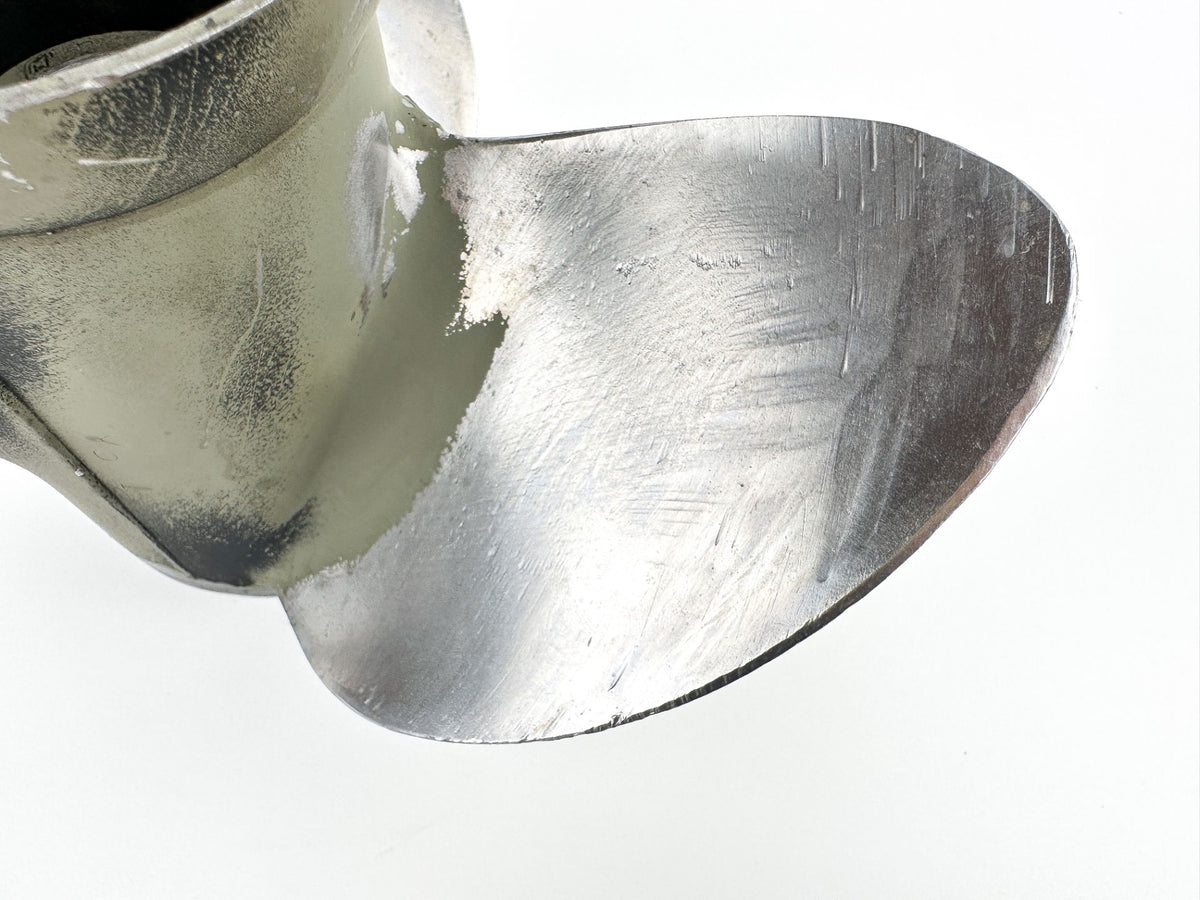 Evinrude Johnson 12 1/4 x 15P Propeller RH Standard 390850 OMC