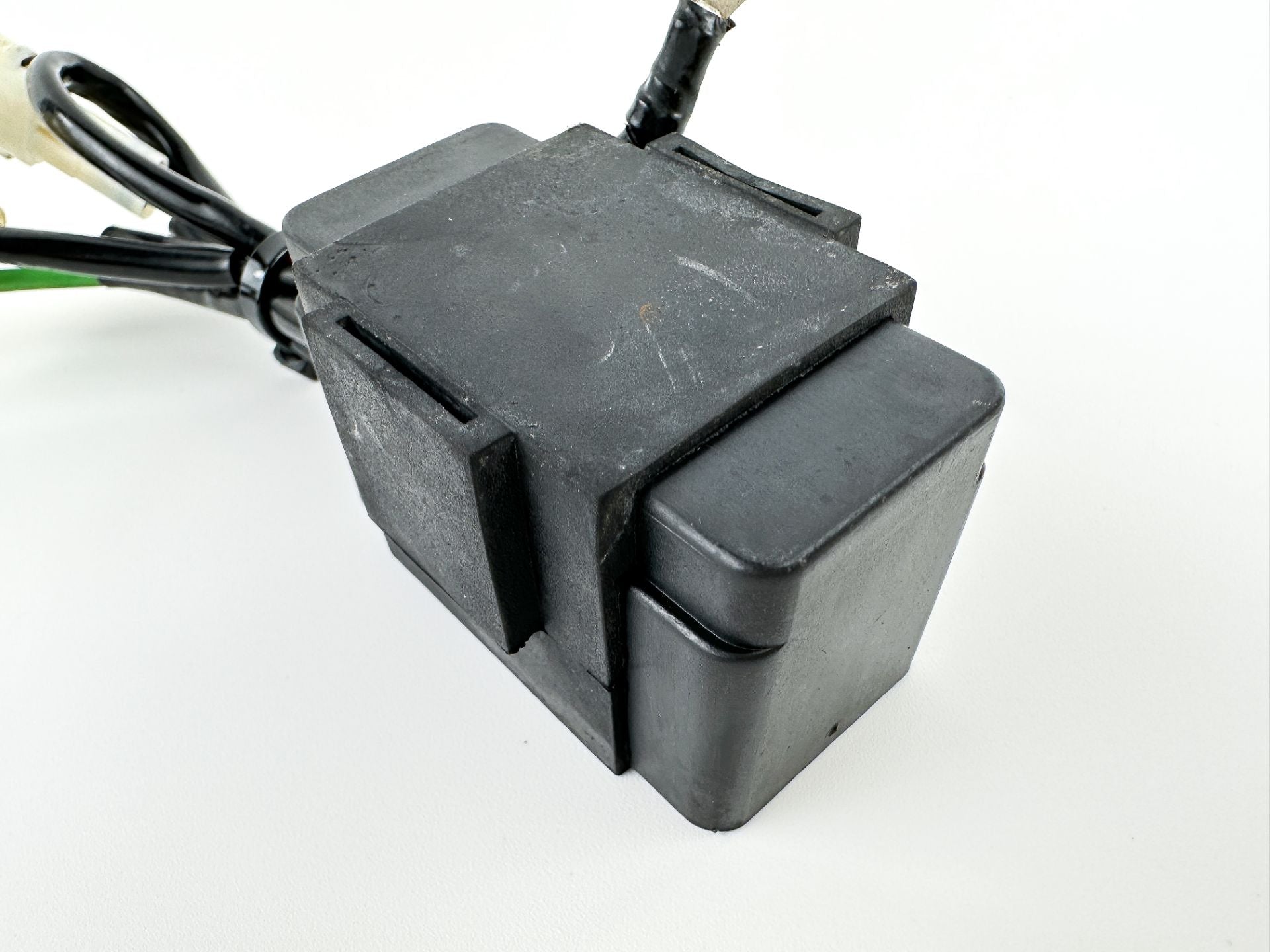 2005 Suzuki 115 HP 4 Stroke Outboard Trim Tilt Relay 38410-93J12 OEM
