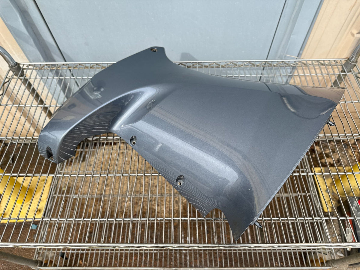 2022 Yamaha 200 HP 4 Stroke Outboard Lower Apron Cowling Starboard 6DA-42770-01-00 OEM