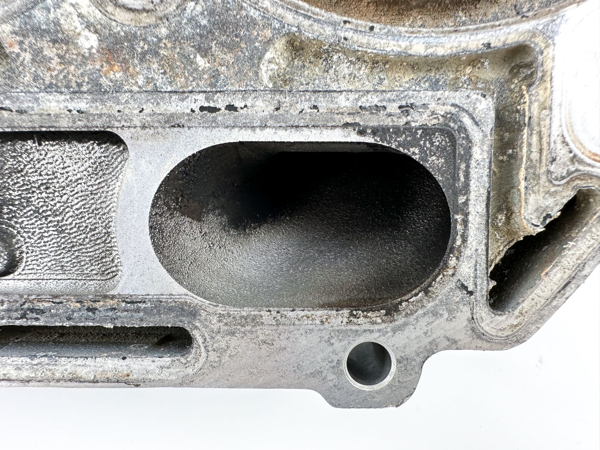 2024 Suzuki 250 HP 4 Stroke Outboard Port Cylinder Head 11103-93J20 OEM