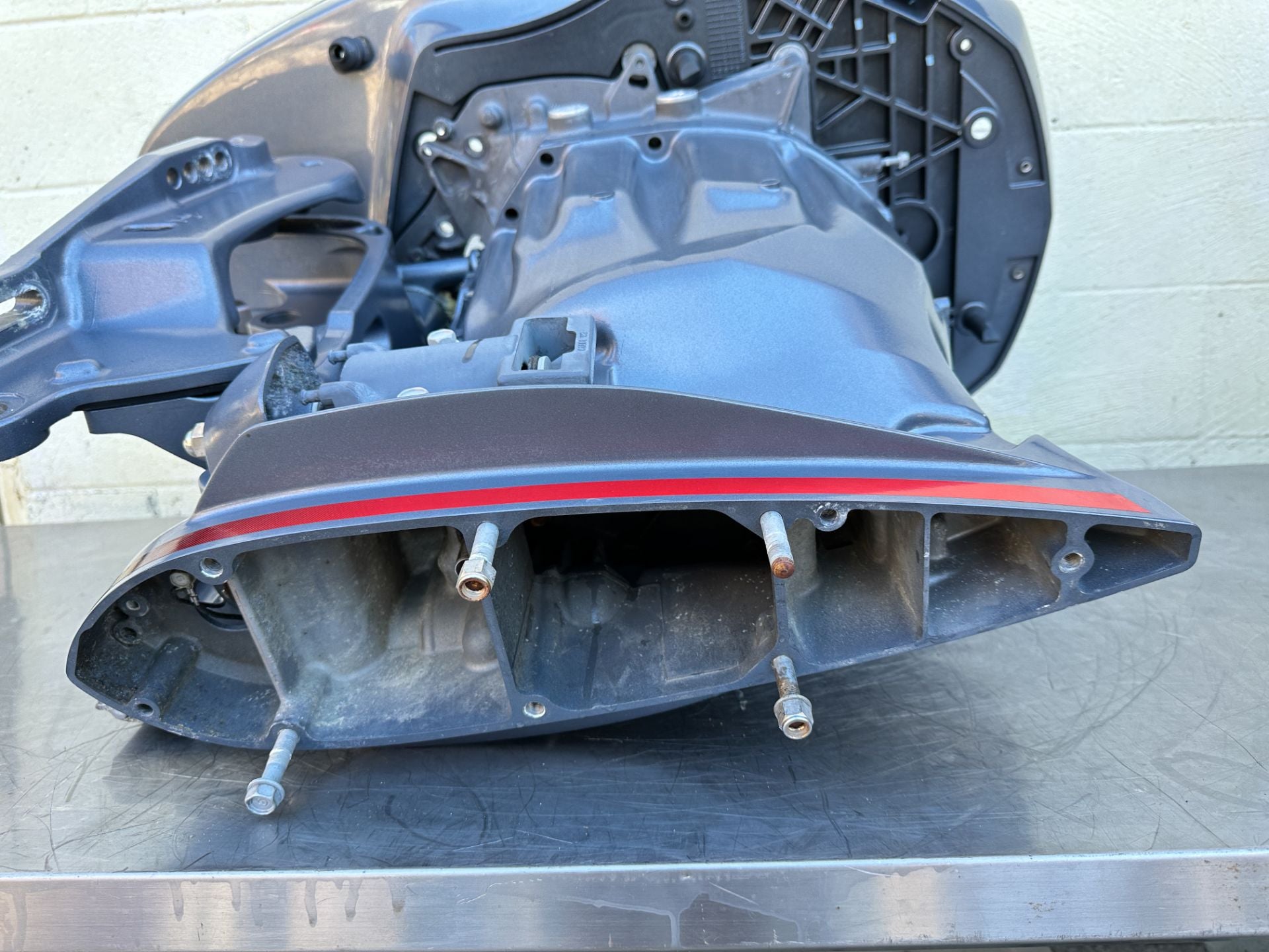 2017 Yamaha 250 HP 4 Stroke VMAX Outboard Complete Midsection & Swivel Bracket OEM