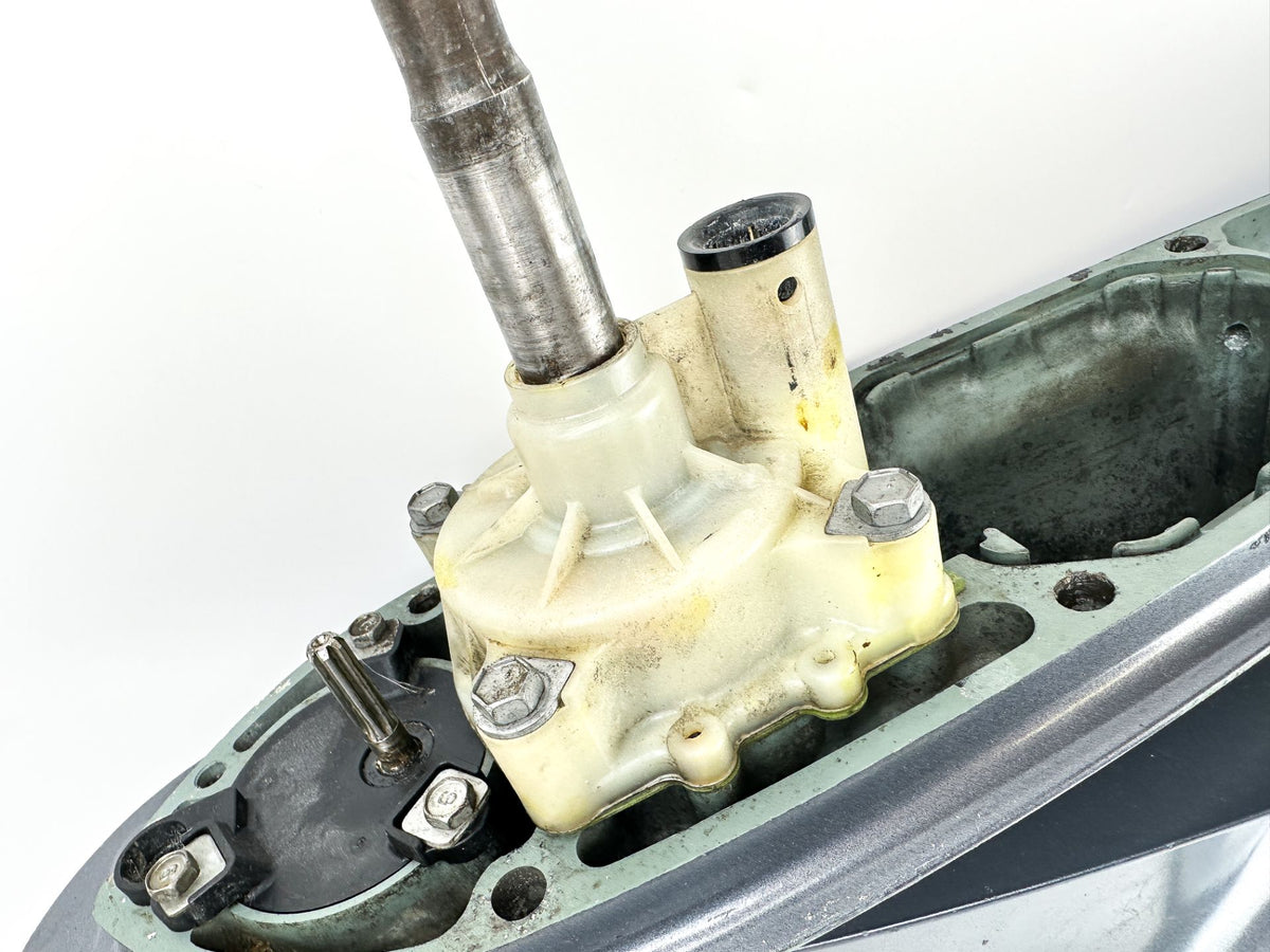 Yamaha 200 225 HP 4 Stroke Outboard 25" XL Lower Unit Gear Case RH Standard