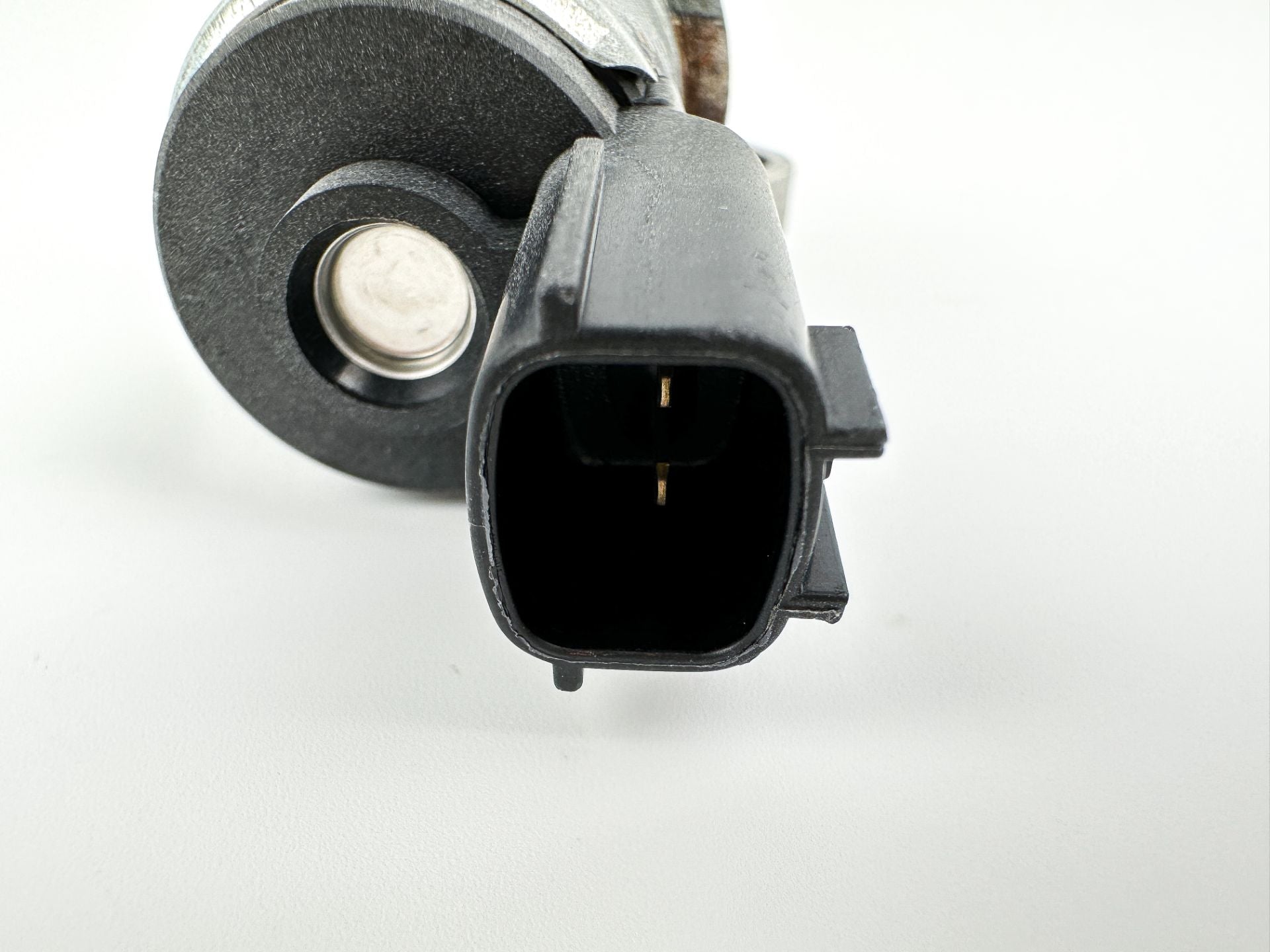 2005 Suzuki 140 HP 4 Stroke Outboard IAC Idle Air Control Valve 18137-77E00 OEM