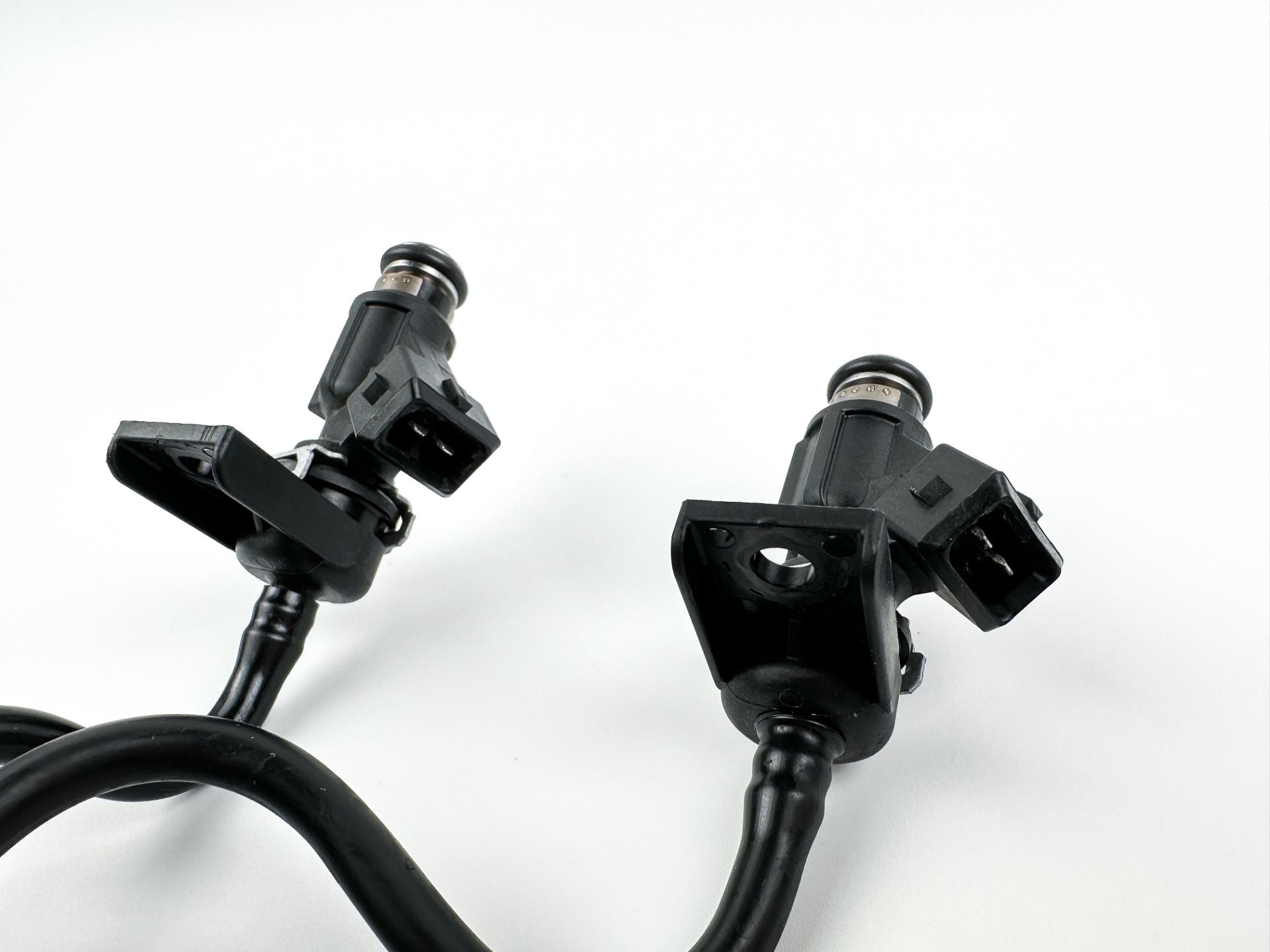 2004 Mercury 60HP EFI Fuel Injectors & TFI System - 892123002 879887T - Cleaned