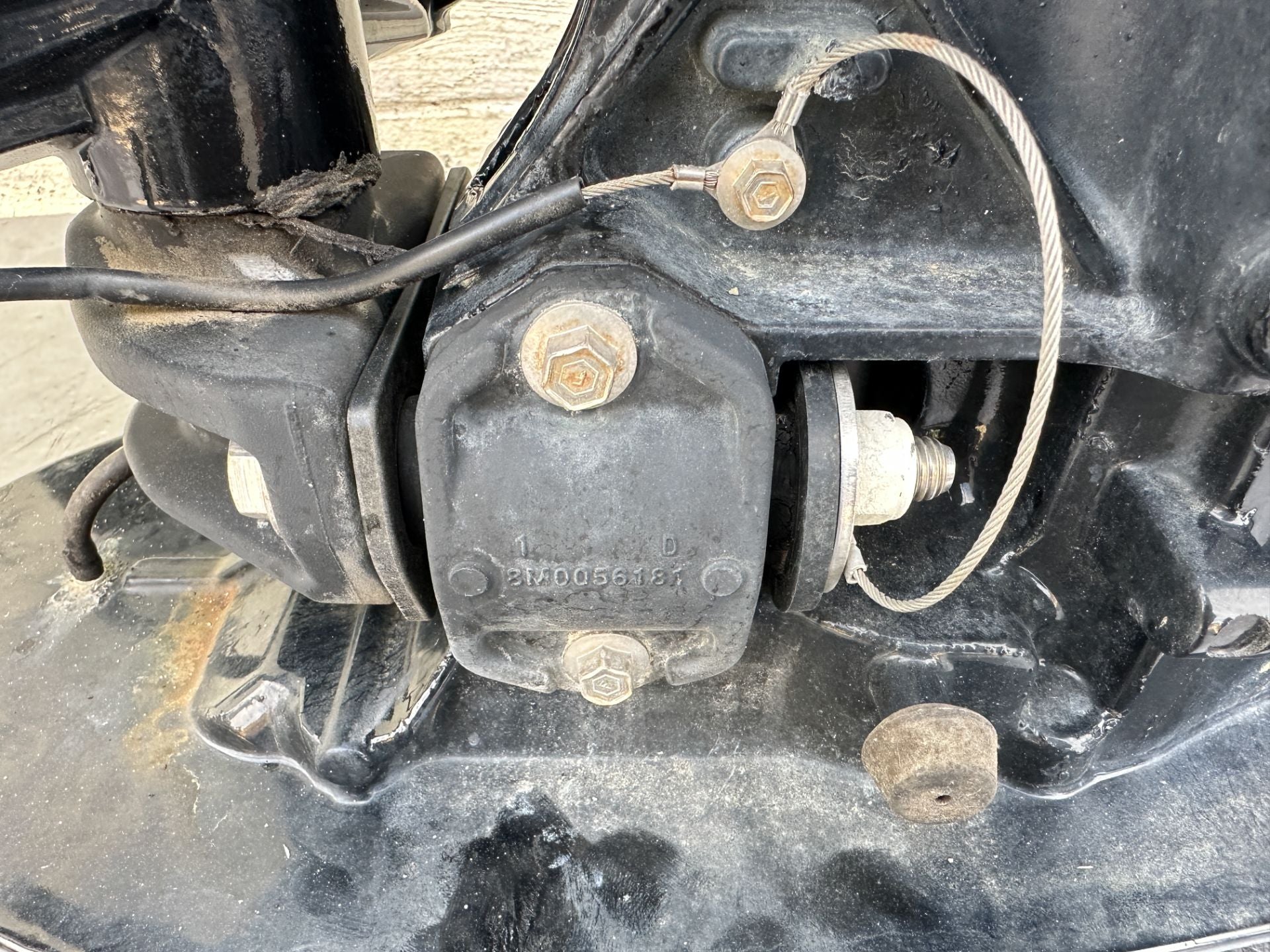 2015 Mercury 90 HP 4 Stroke Outboard Complete Midsection & Swivel Bracket 8M0091527 OEM