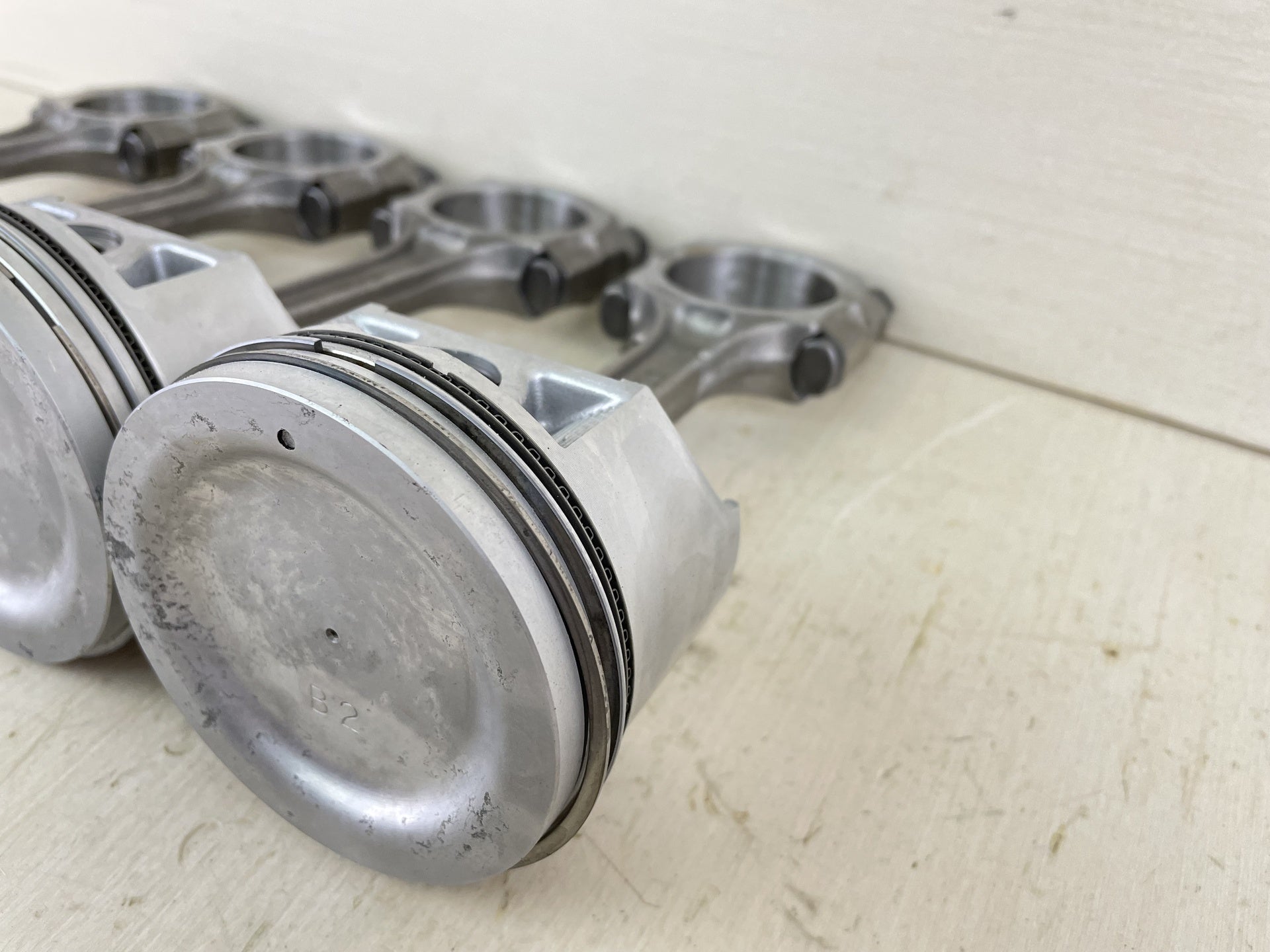 2003 Suzuki 115HP 4 Stroke Outboard Piston & Connecting Rod Set