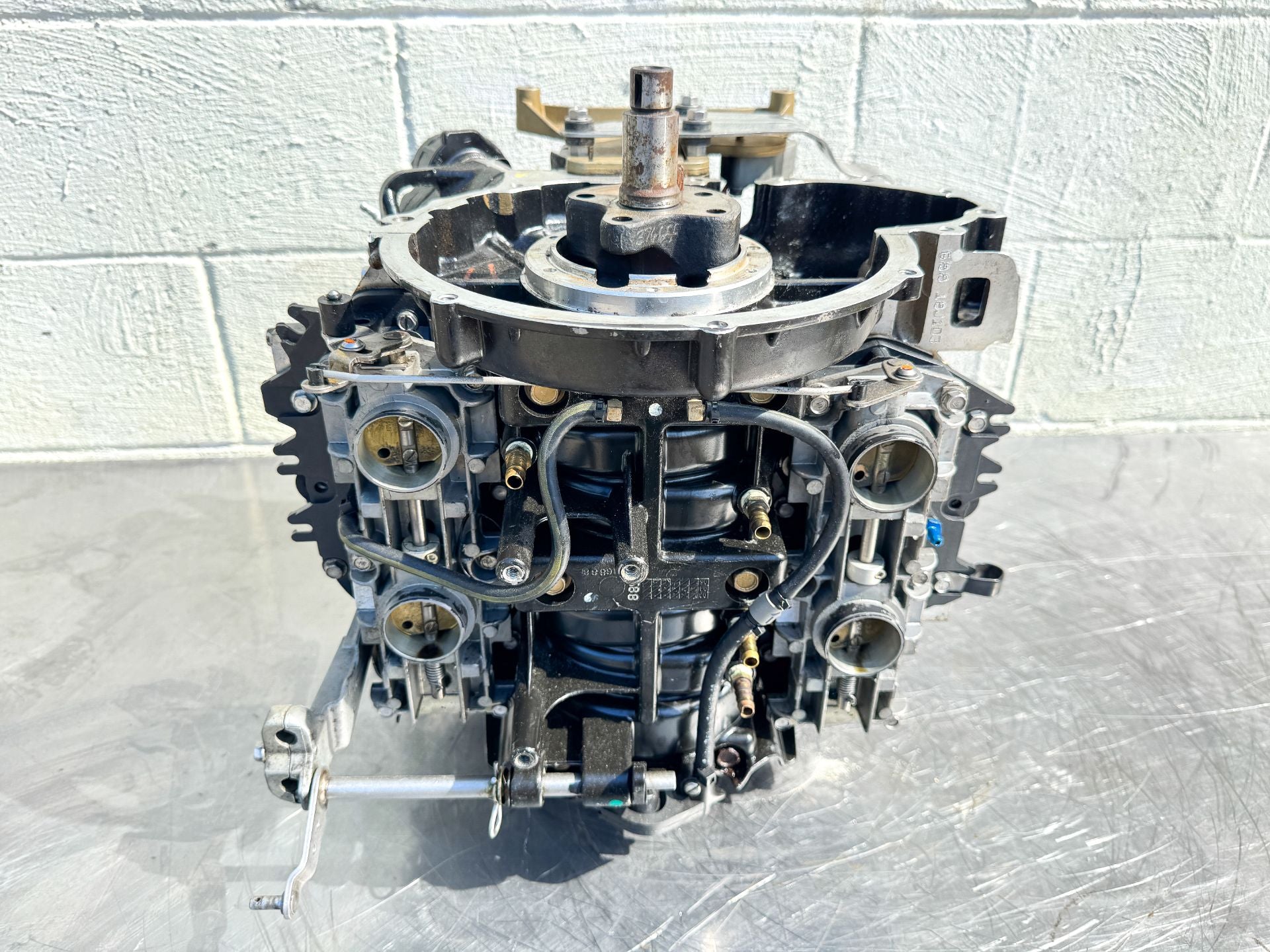 2005 Evinrude 115 HP 2 Stroke Outboard Powerhead OEM