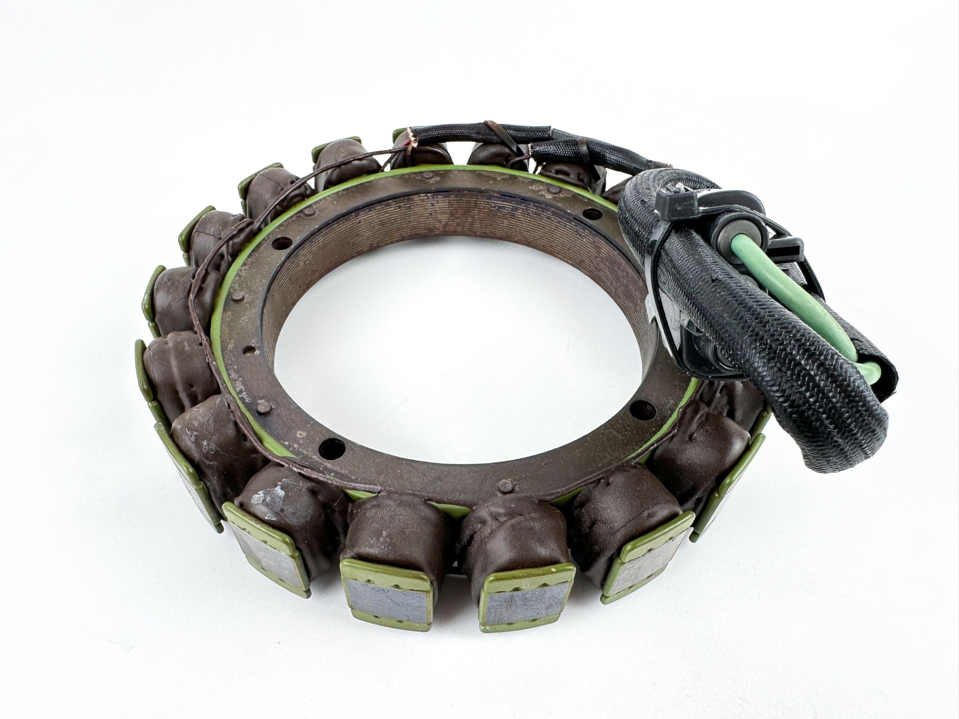 2004 Yamaha 150 HP 4 Stroke Outboard Stator Assembly 63P-81410-00-00 OEM