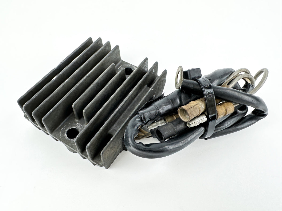 1996 Honda 40 HP 4 Stroke Outboard Rectifier & Regulator 31600-ZV5-003 OEM