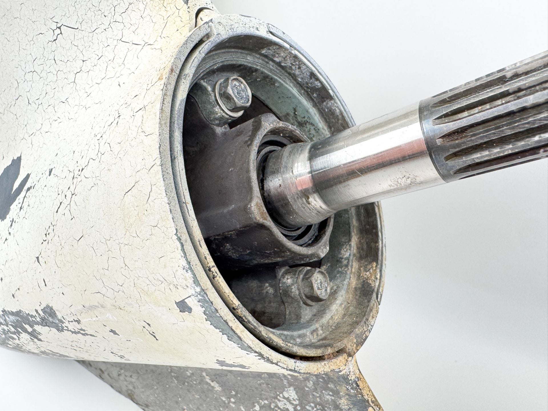 04-06 Yamaha 300HP 2 Stroke Outboard 25" Lower Unit Gear Case Counter