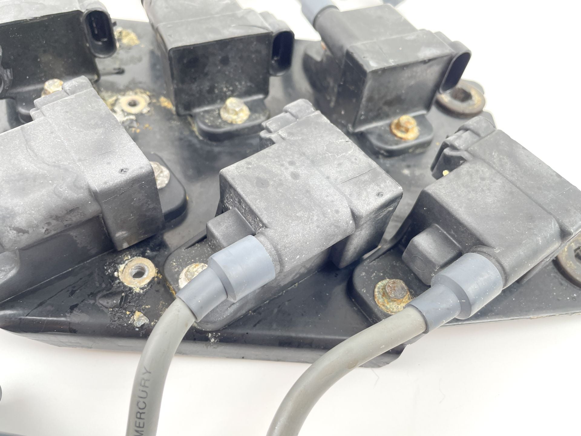 2003 Mercury 200 HP 2 Stroke Outboard Ignition Coil Set W/ Plate 827509T7 OEM