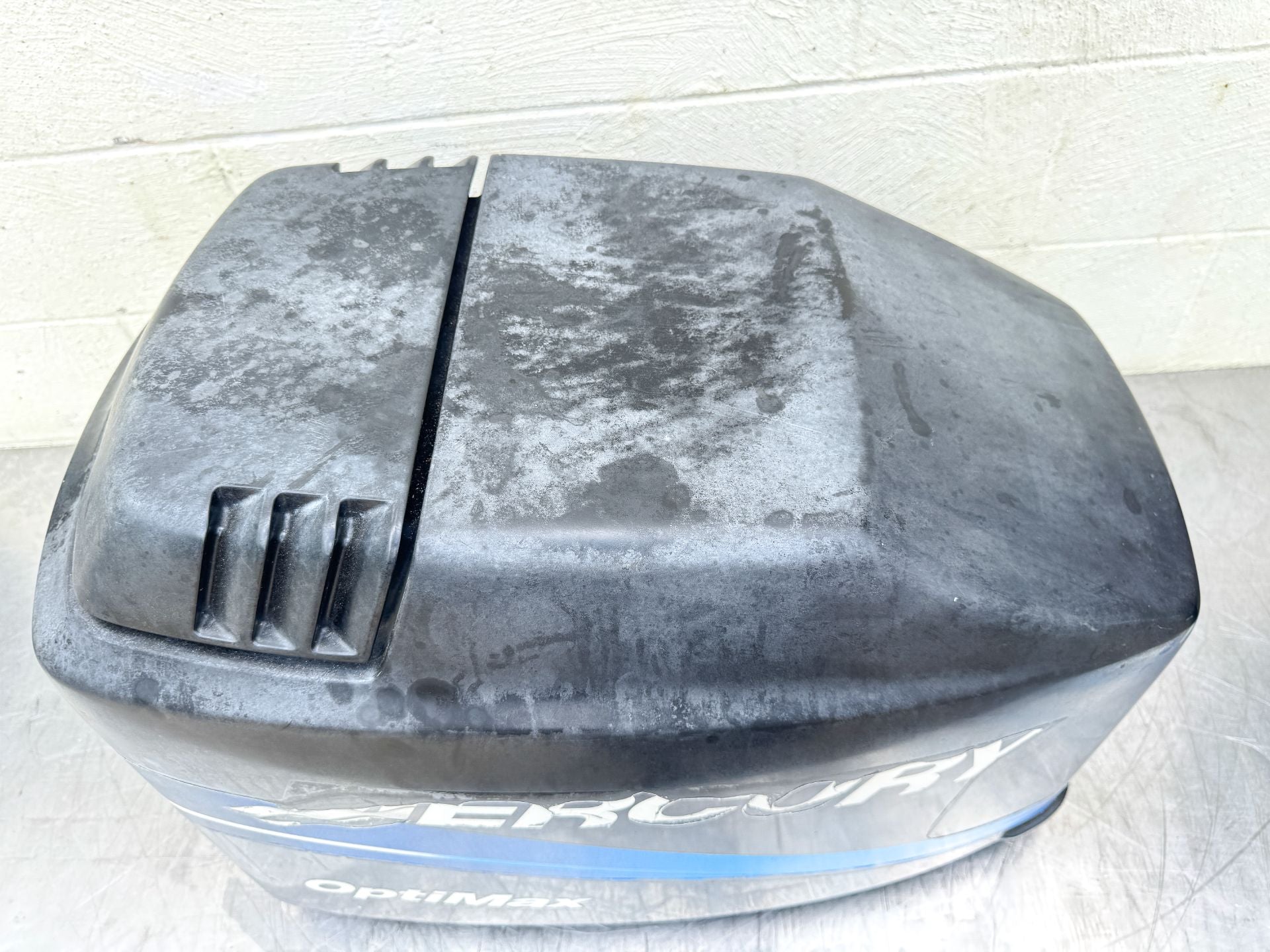2001 Mercury 150 HP 2 Stroke Outboard Top Cowling 852552T3 OEM