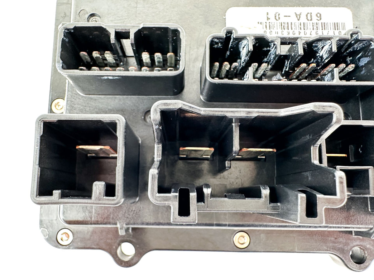 2014 Yamaha 200 HP 4 Stroke Outboard Fuse Box 6DA-82170-00-00 OEM