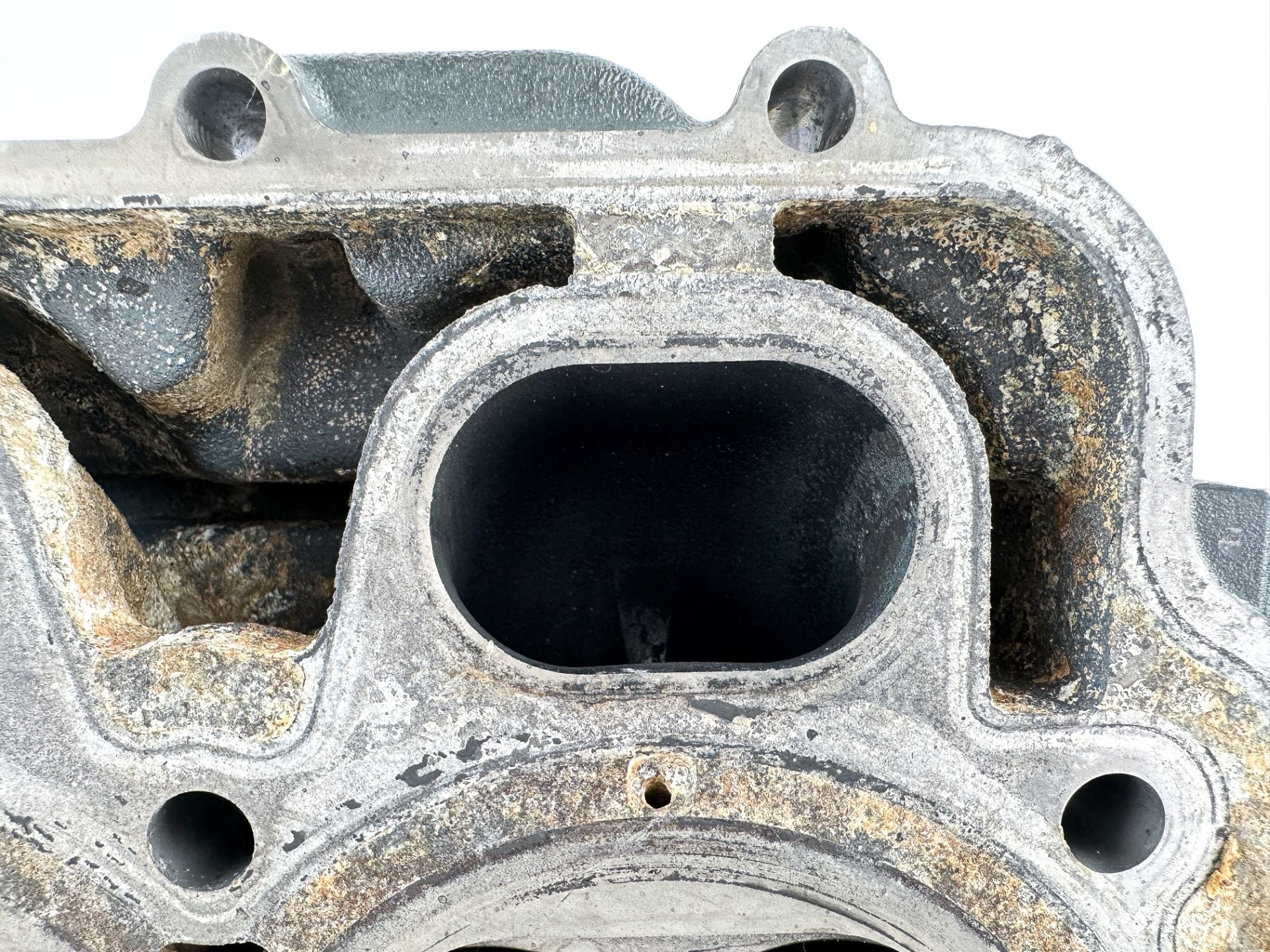 2017 Yamaha 200 HP 4 Stroke Outboard Cylinder Head 6DA-W009A-00-9S OEM