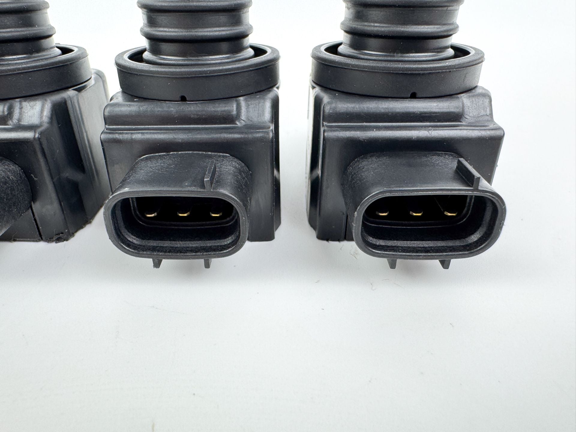 2010 Suzuki 250 HP 4 Stroke Outboard Ignition Coil Set 33410-93J00 OEM