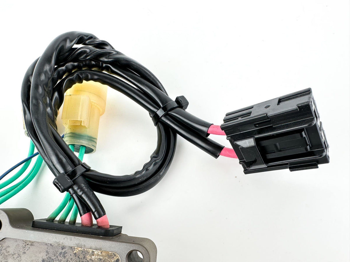 2014 Yamaha 200 HP 4 Stroke Outboard Rectifier & Regulator 6DA-81960-00-00 OEM