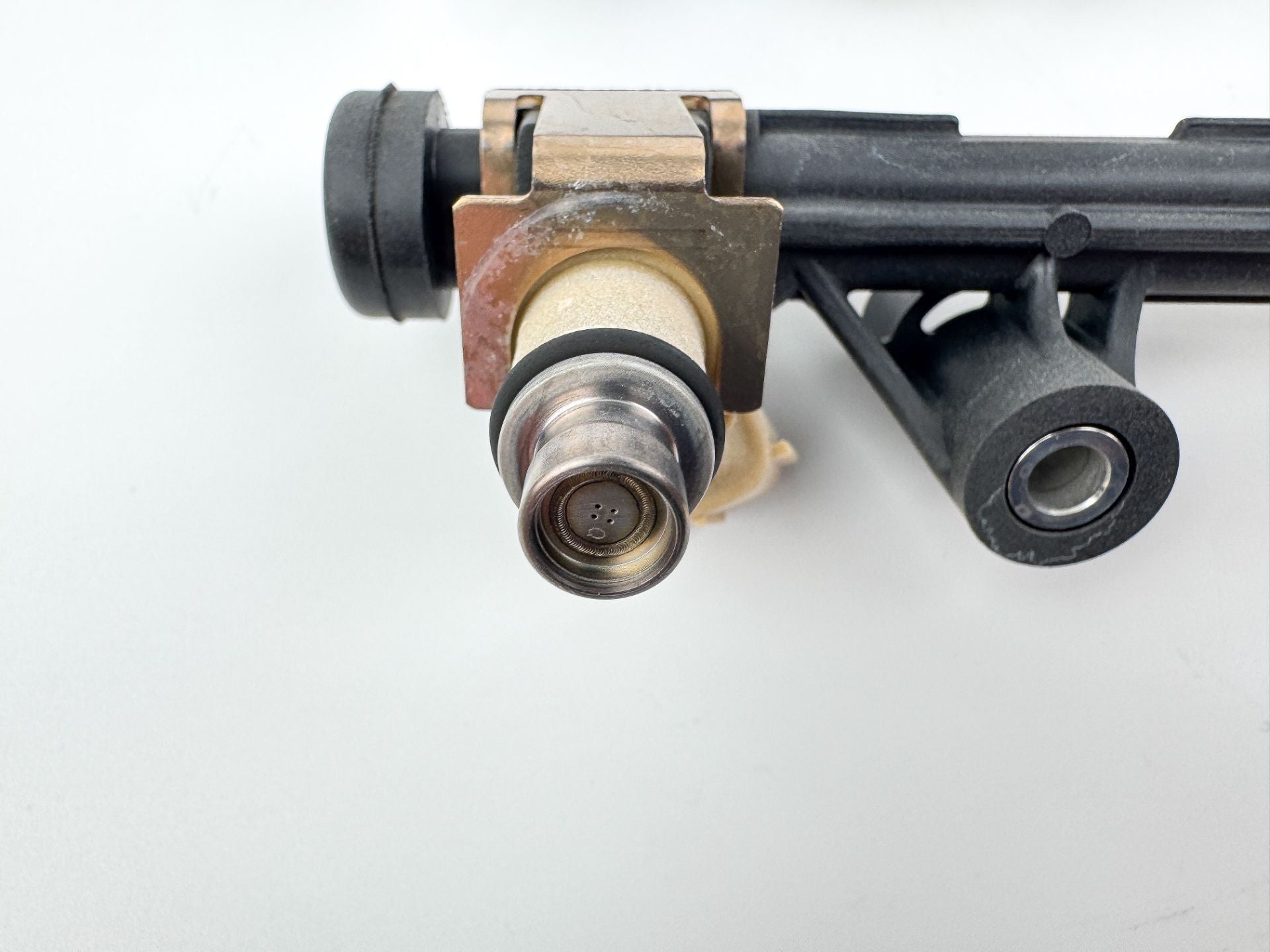 2006 Yamaha 250 HP 4 Stroke Outboard Fuel Injector Set W/ Rail 6P2-13160-11-00 OEM