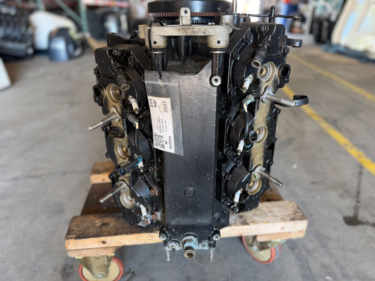 2007 Mercury 225HP DFI Optimax 2 Stroke Outboard Powerhead 877869A07 OEM