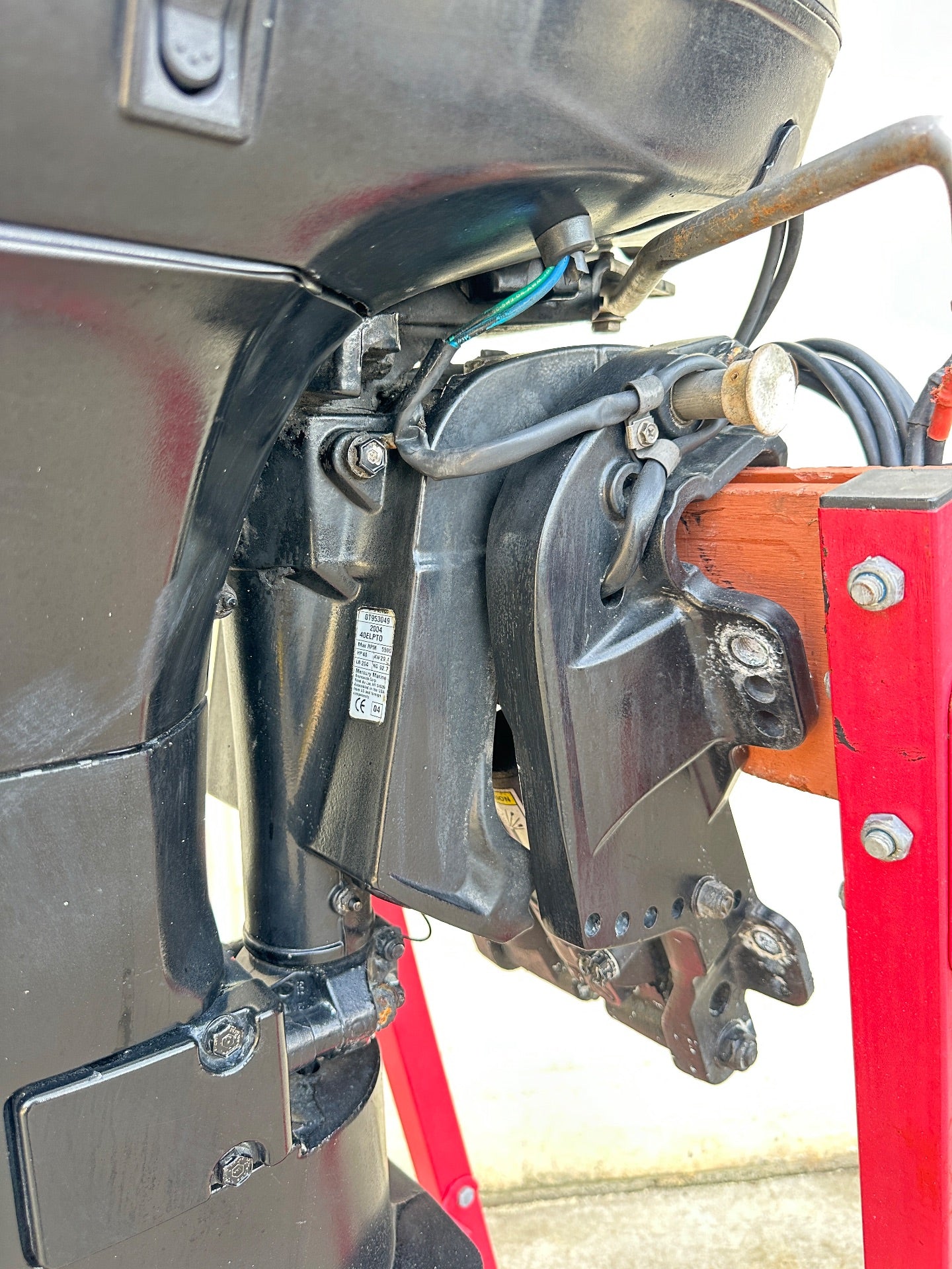 2004 Mercury 40HP 2 Stroke 3 Cylinder Outboard Engine 20" Shaft