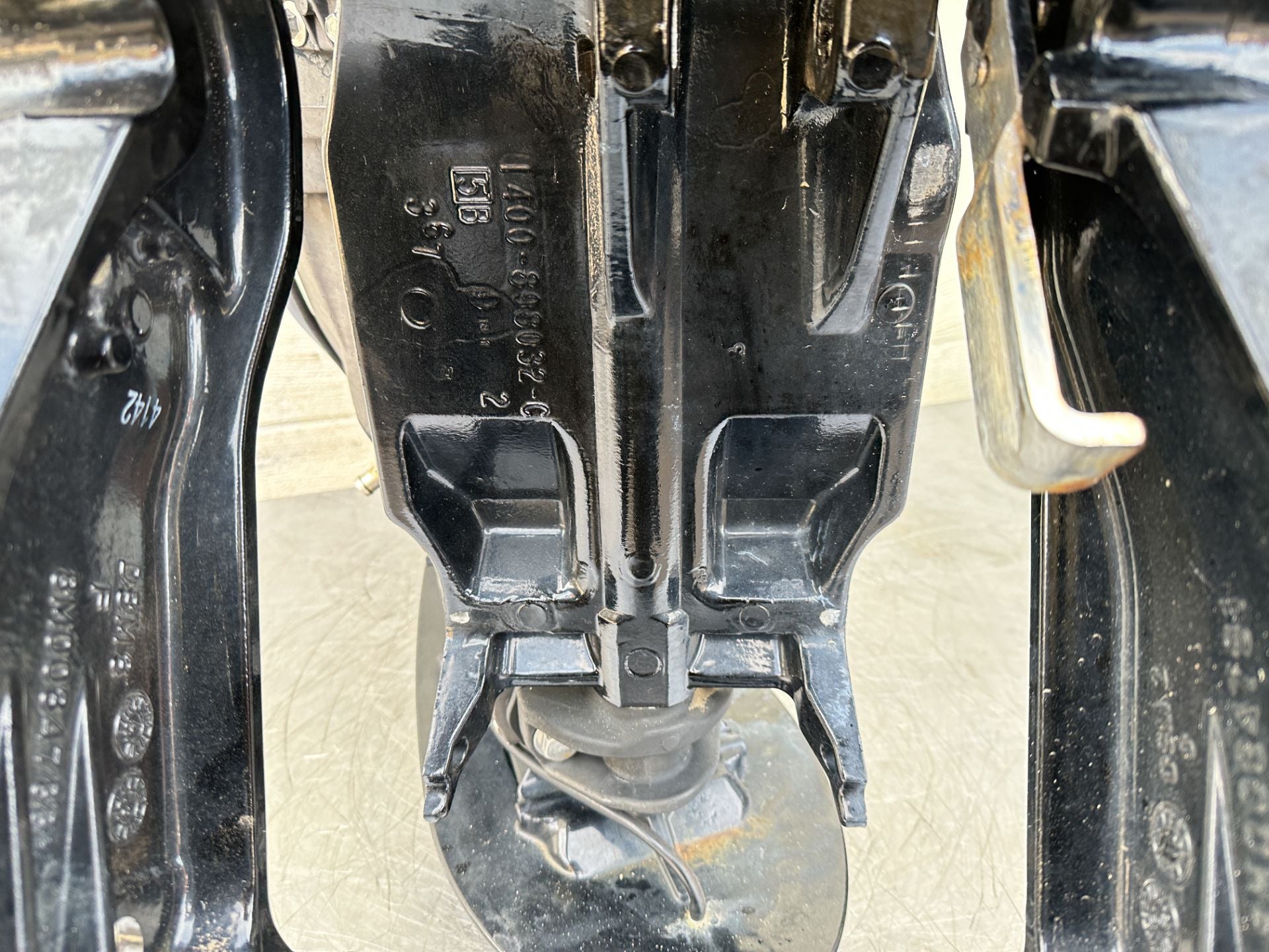 2015 Mercury 90 HP 4 Stroke Outboard Complete Midsection & Swivel Bracket 8M0091527 OEM