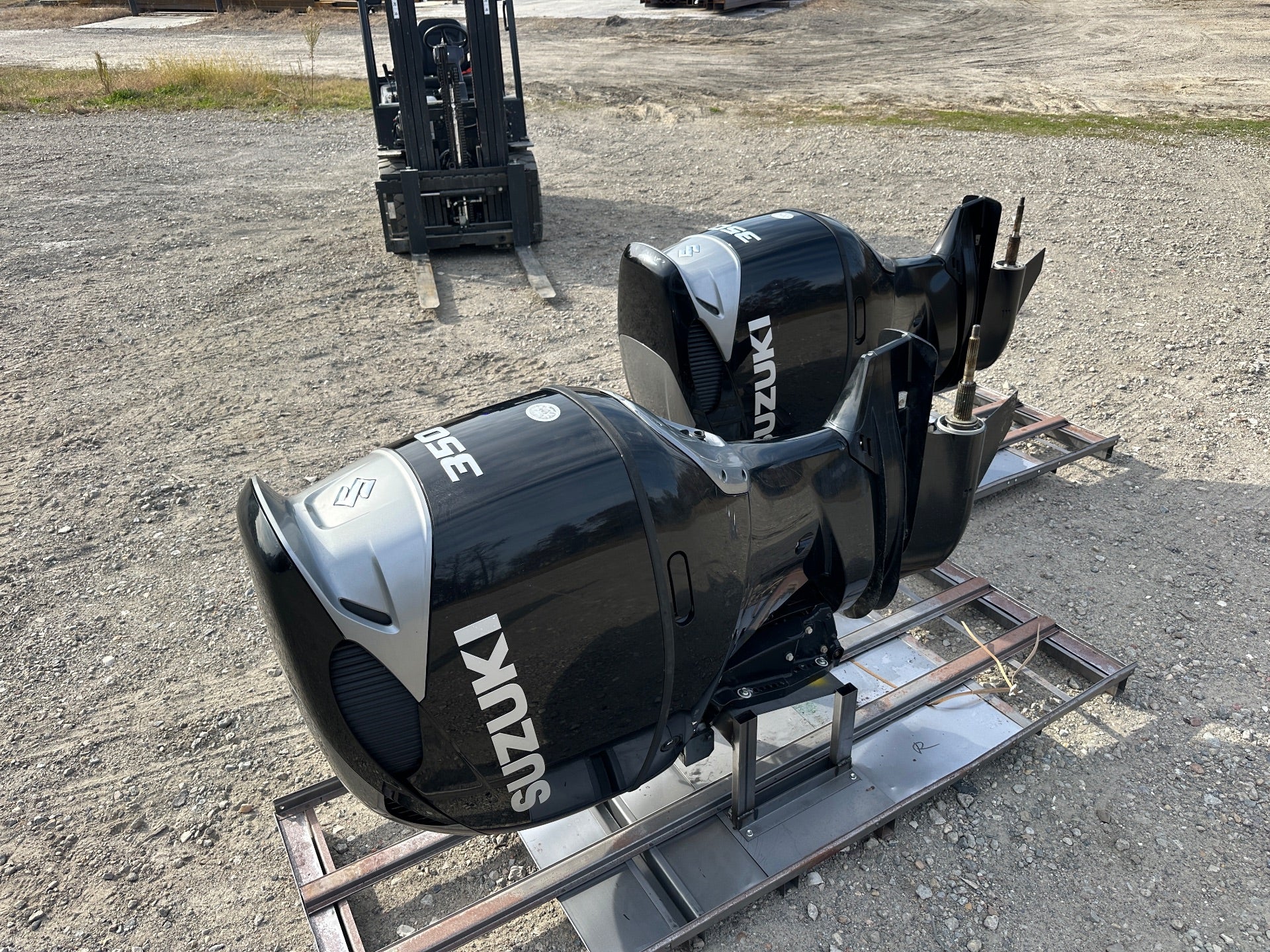 2019 Suzuki DF350 350HP 4 Stroke Outboard Engine Pair / Set 25" Shafts - Need Work