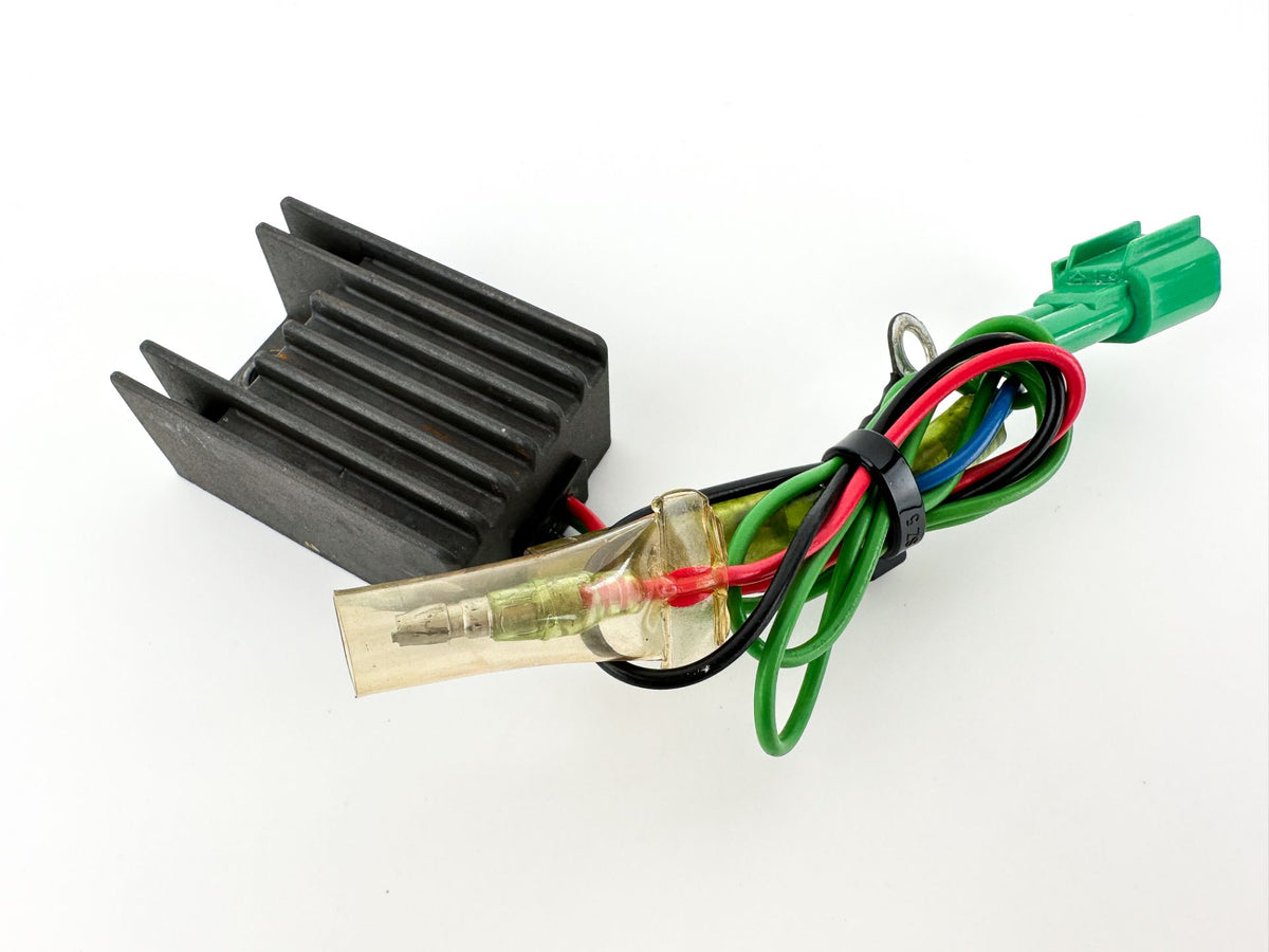 2003 Yamaha 70 HP 2 Stroke Outboard Rectifier & Regulator 6H2-81960-10-00 OEM