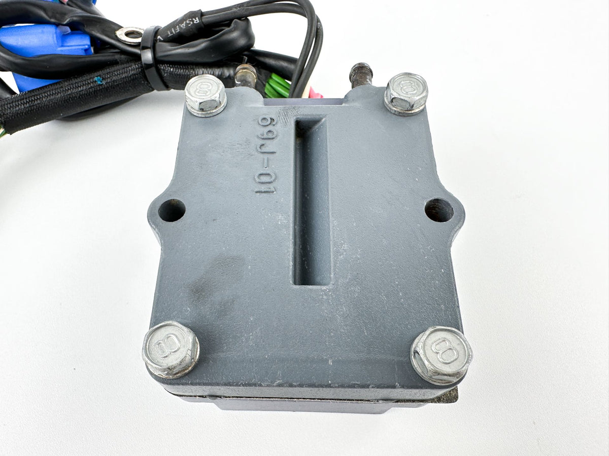 2004 Yamaha 225 HP 4 Stroke Outboard Rectifier & Regulator 69J-81960-11-00 OEM