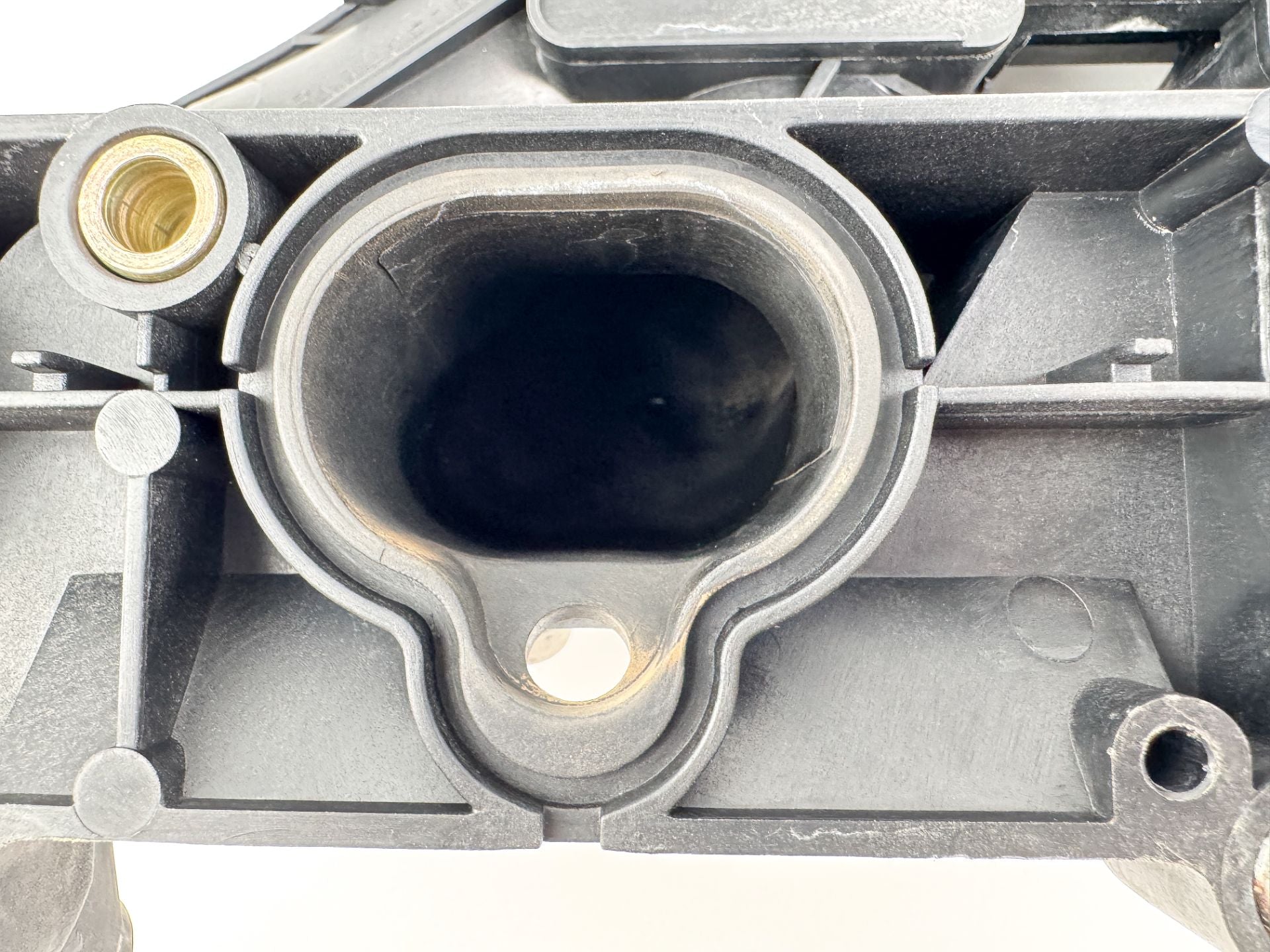 2004 Yamaha 150 HP 4 Stroke Outboard Intake Manifold & Throttle Body 63P-14440-00-00 OEM