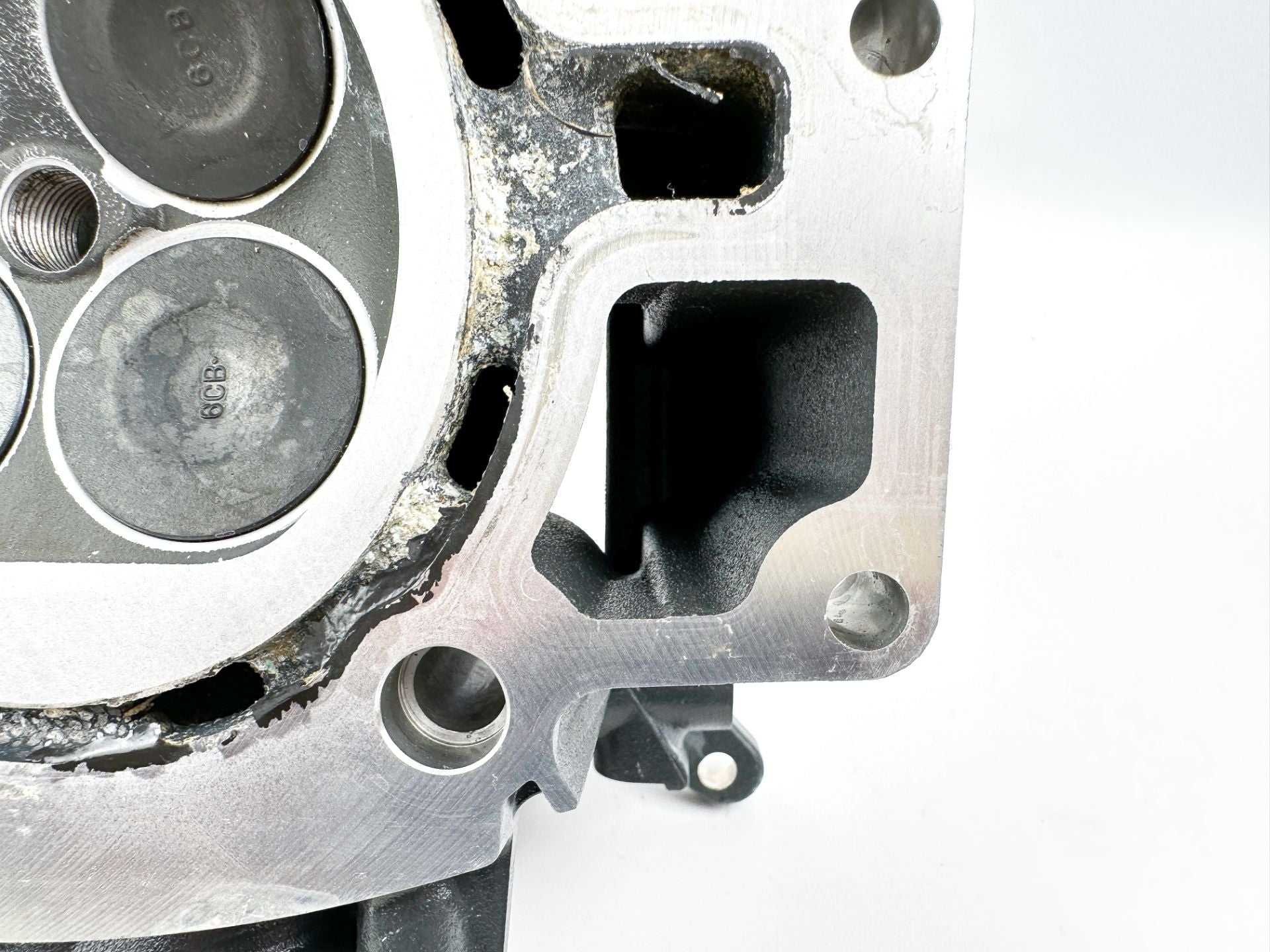 2015 Yamaha 250 HP 4 Stroke Outboard Starboard Cylinder Head 6CE-W009A-01-9S OEM