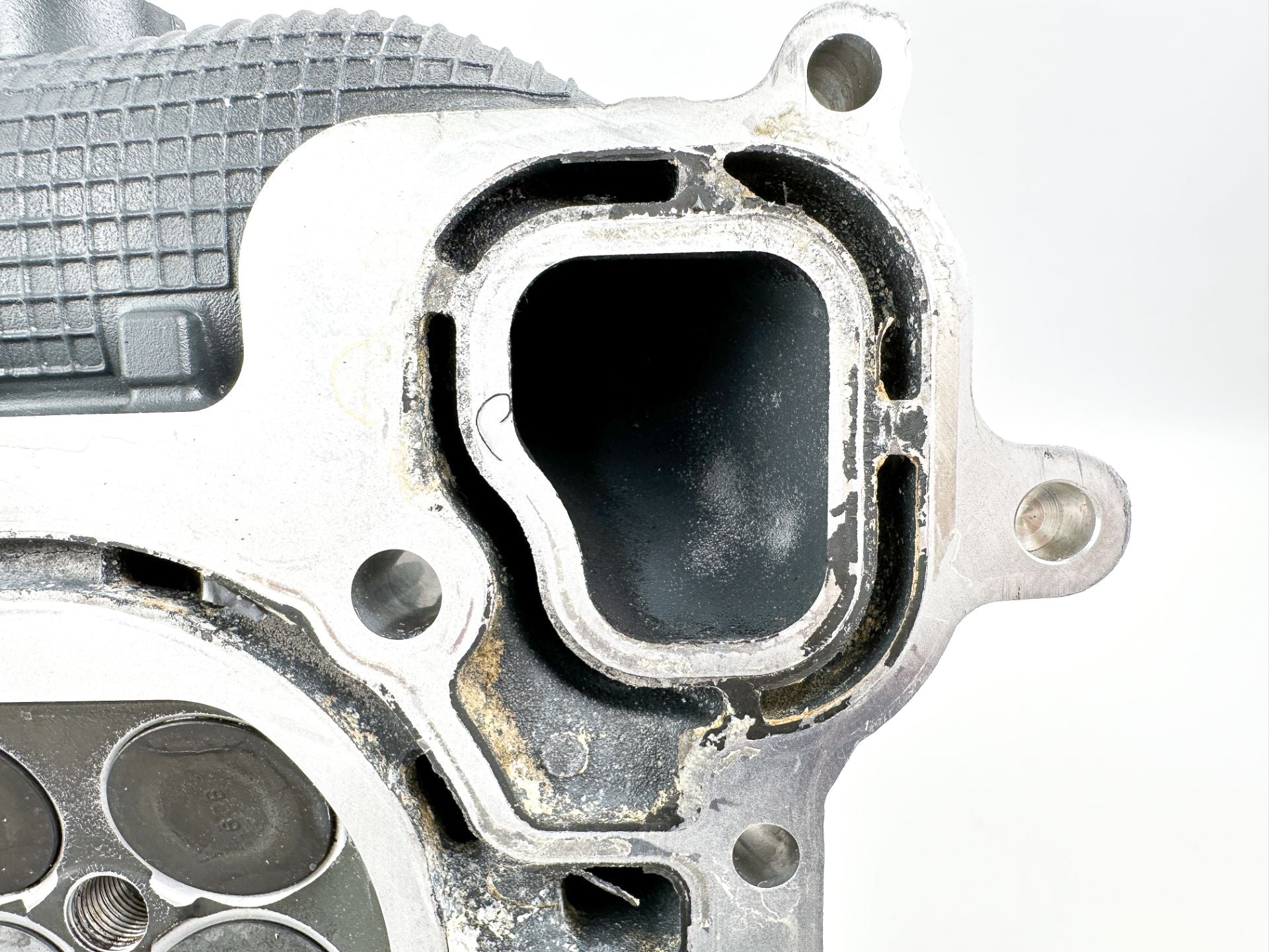 2015 Yamaha 250 HP 4 Stroke Outboard Starboard Cylinder Head 6CE-W009A-01-9S OEM