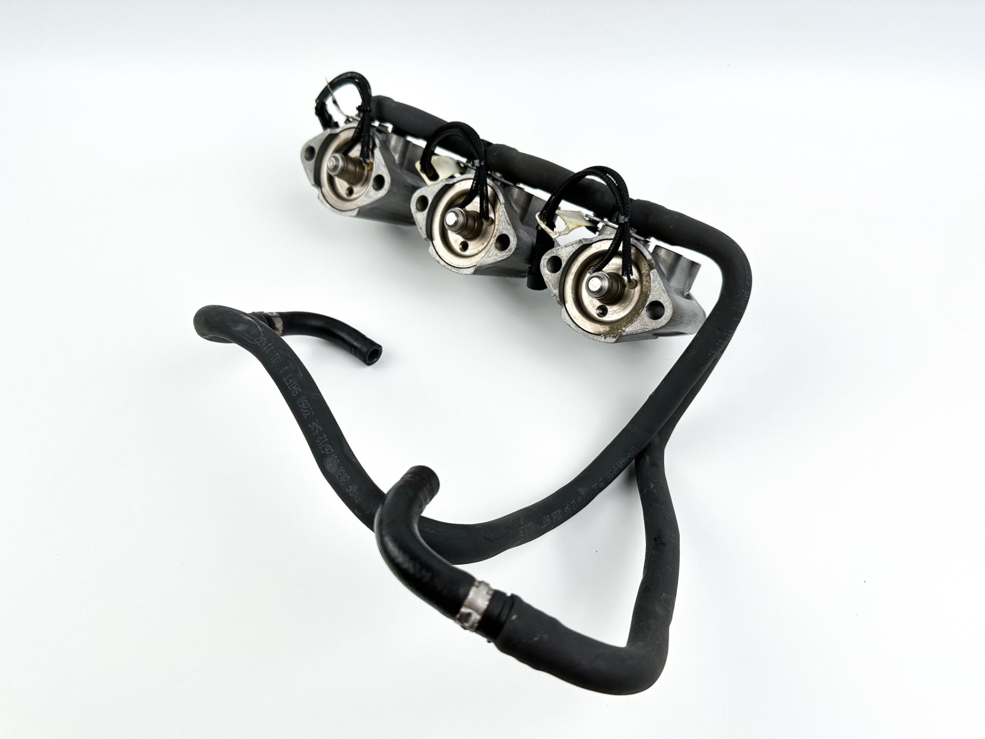 2013 Evinrude 75 HP Etec 2 Stroke Outboard Fuel Injector Set W/ Rail 5008886 OEM