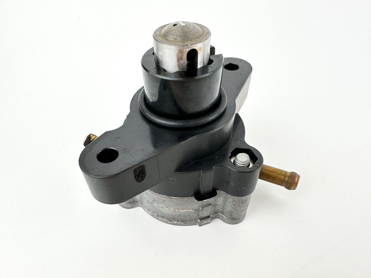2007 Yamaha 115 HP 4 Stroke Outboard Fuel Pump 68V-24410-00-00 OEM