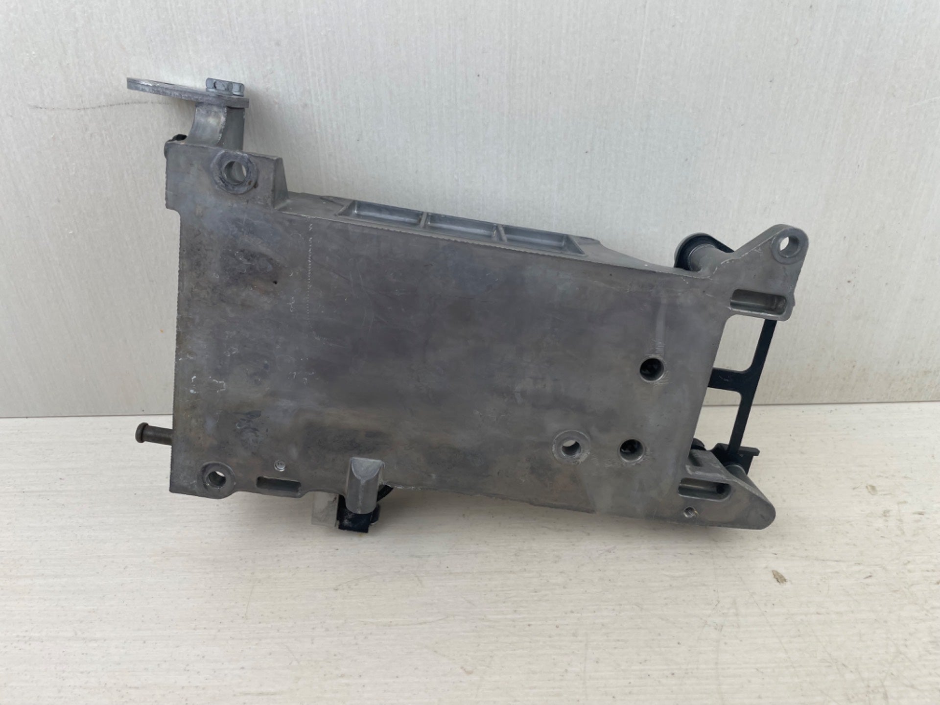 95-2004 Yamaha 50HP 4 Stroke Outboard Starter Motor Bracket 62Y-81822-01-94