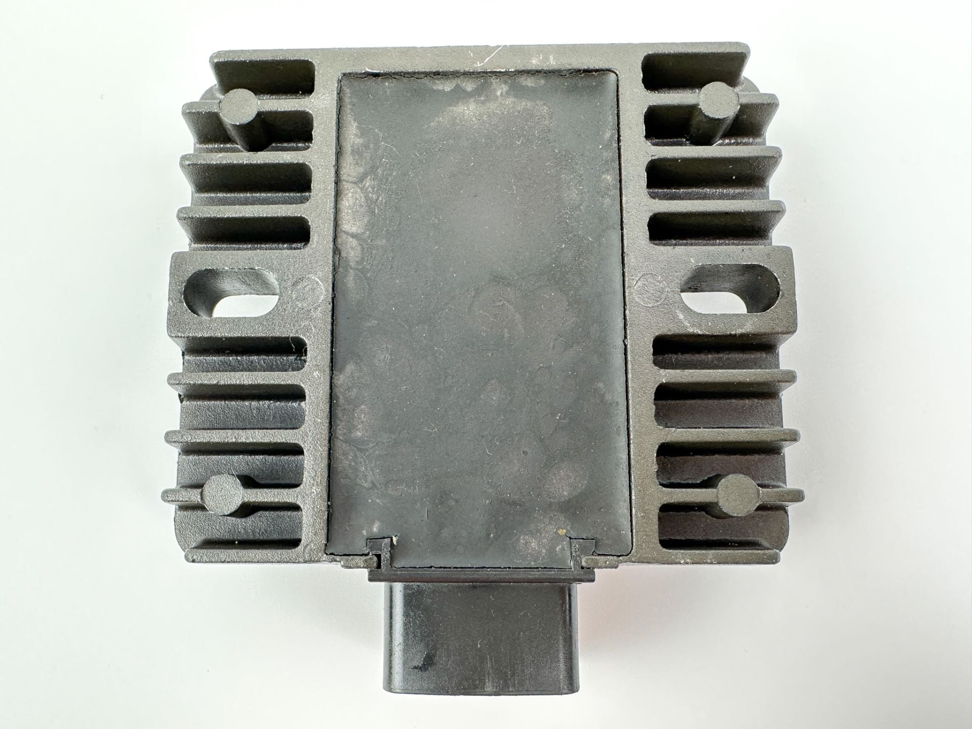 2003 Yamaha 115 HP 4 Stroke Outboard Rectifier & Regulator 68V-81960-00-00 OEM