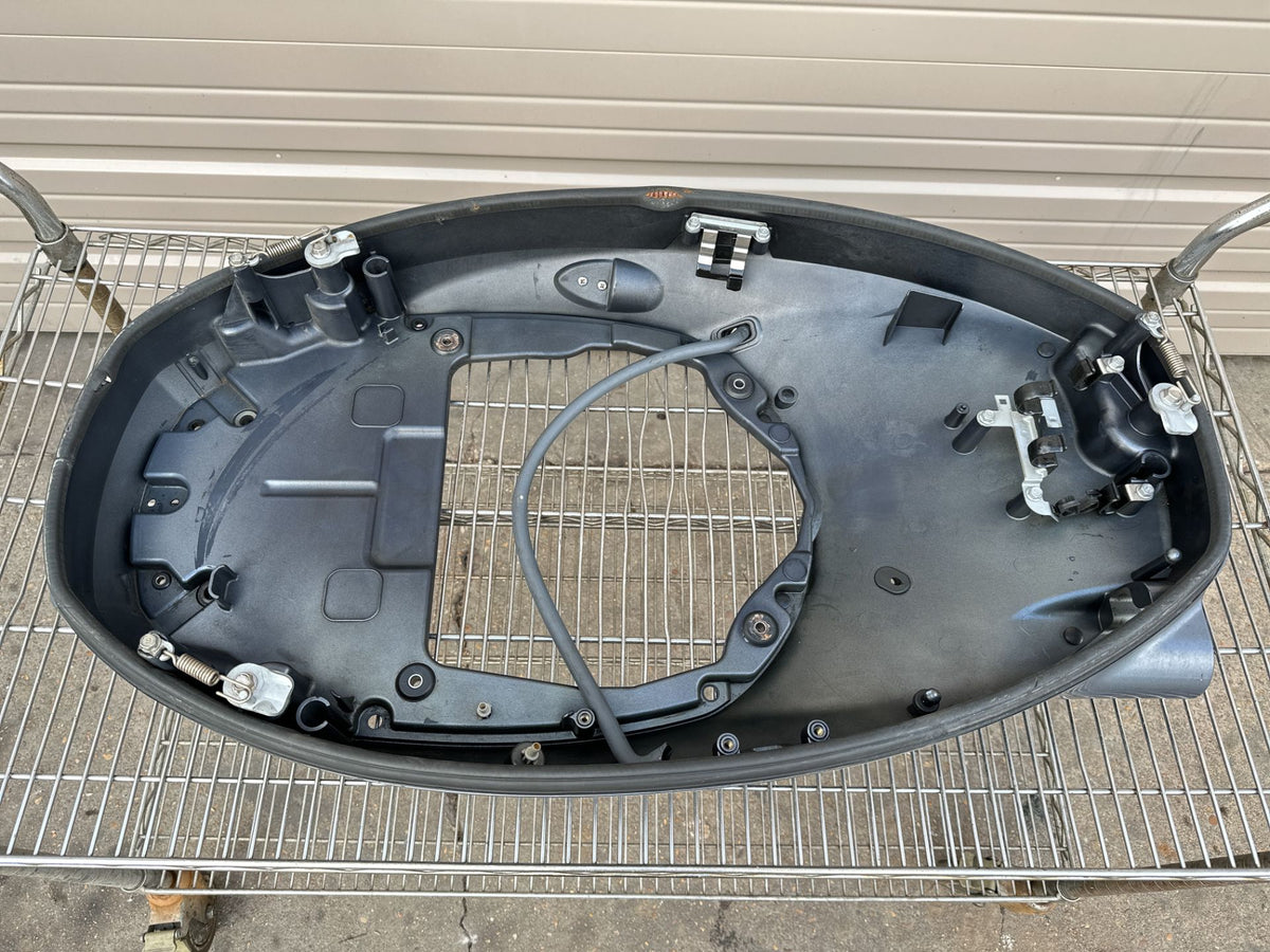 2014 Yamaha 200 HP 4 Stroke Outboard Bottom Cowling Pan 6DA-42710-00-8D OEM