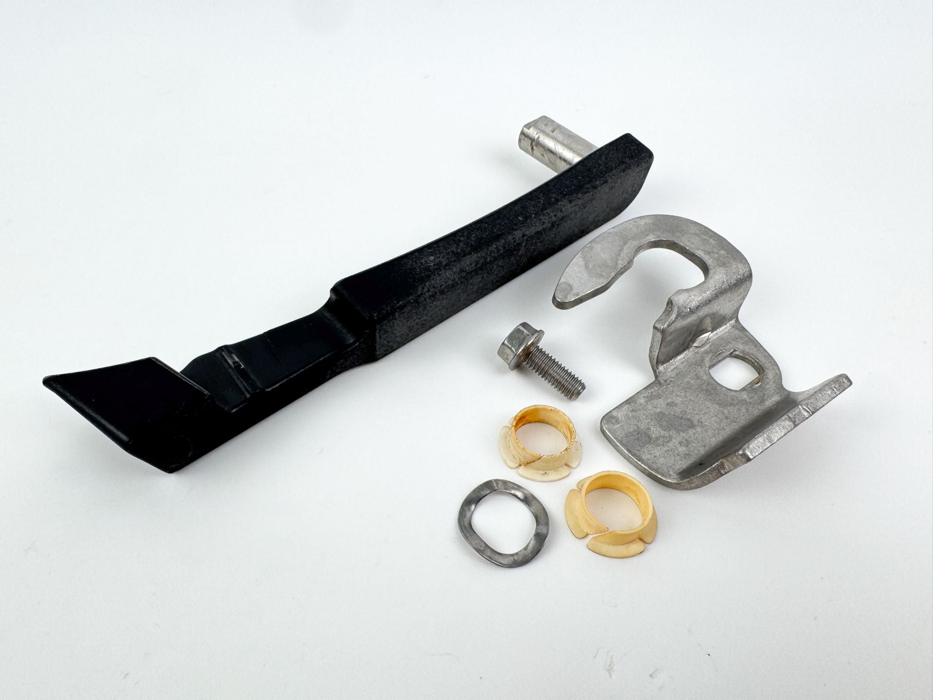 2005 Mercury 50 HP 2 Stroke Outboard Back Latch Handle 823573F1 OEM