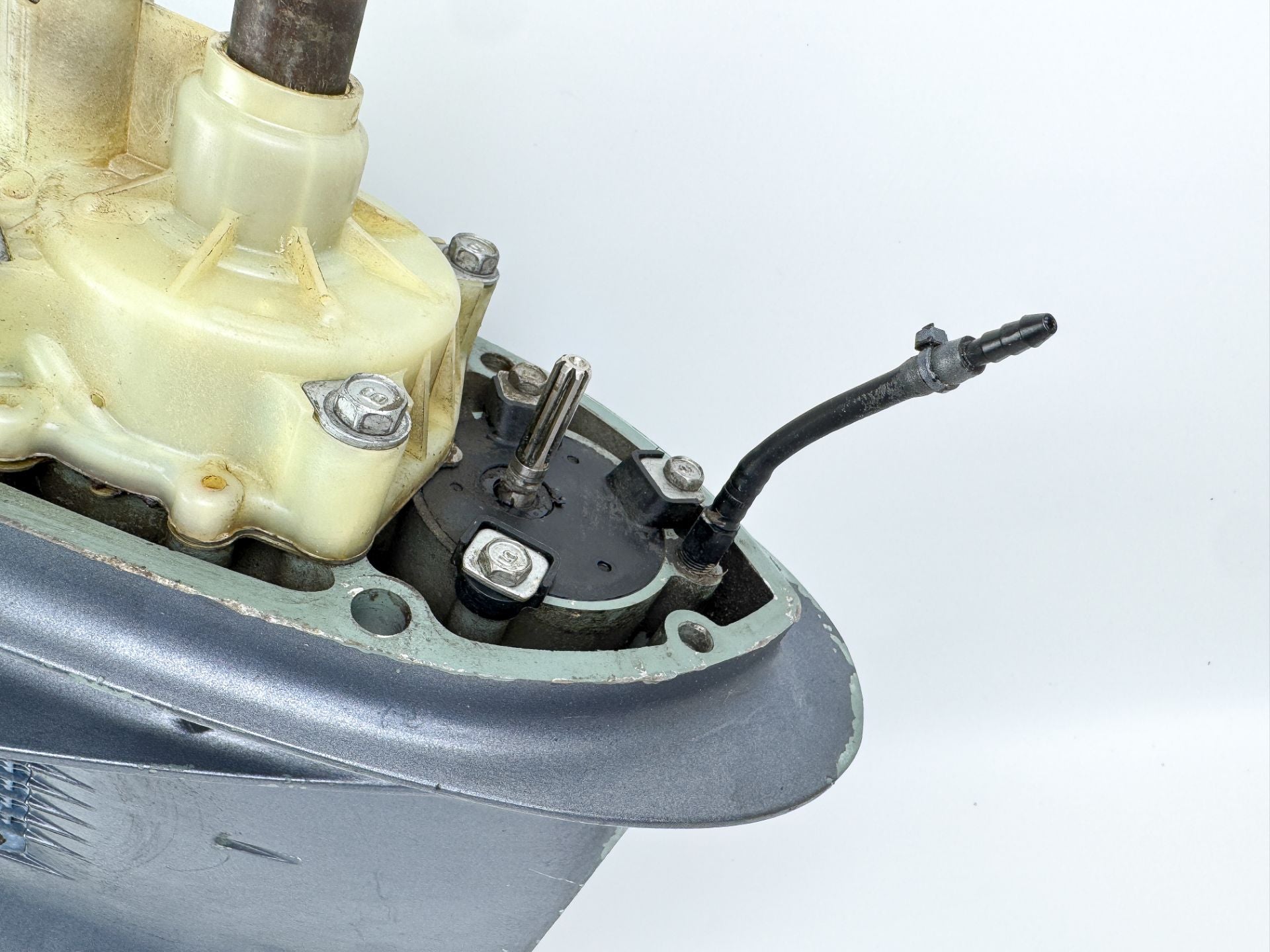 2000-2015 Yamaha 115HP 4 Stroke Outboard 20" Long Lower Unit Gear Case Assembly