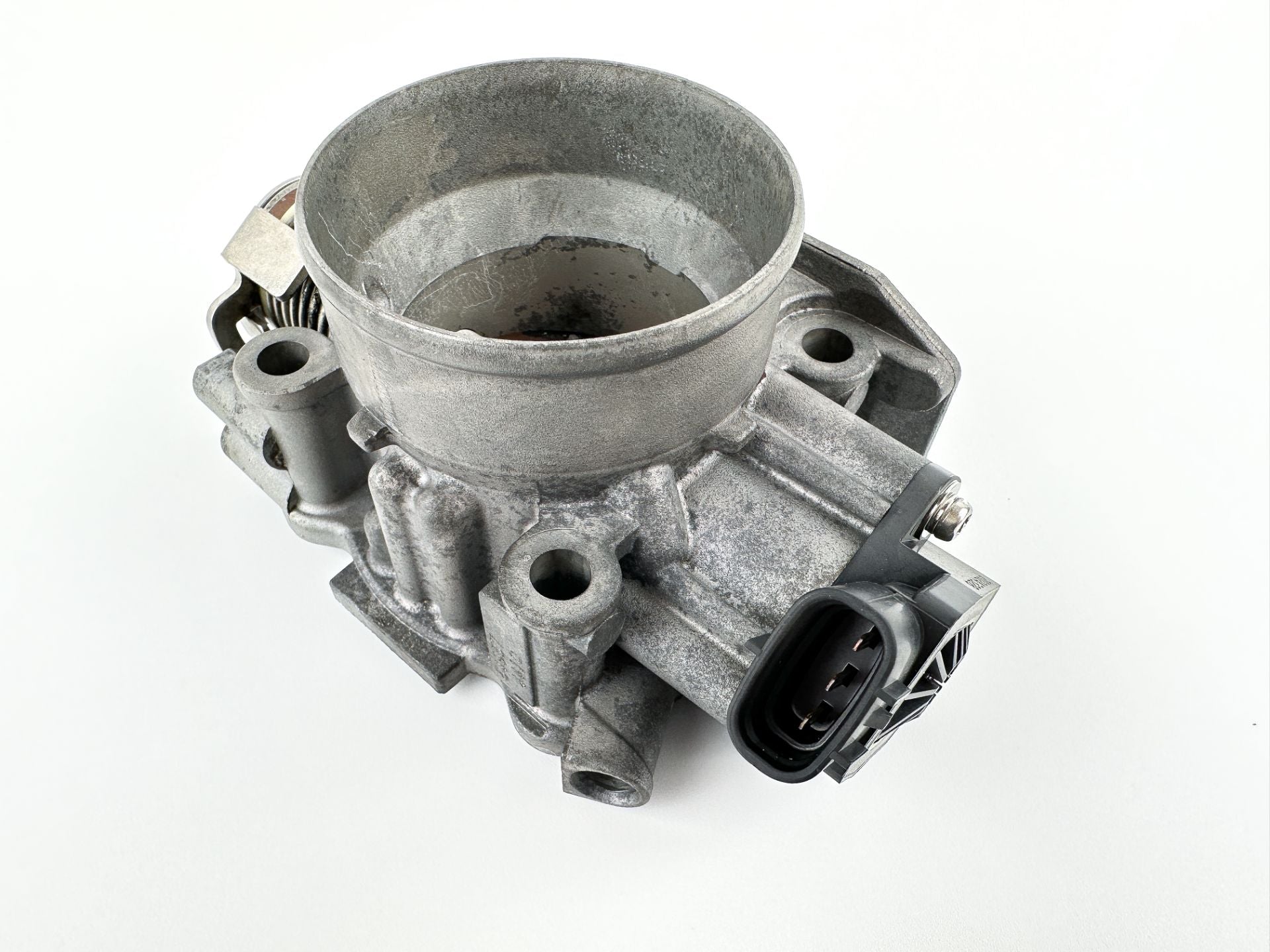 2013 Suzuki 140 HP 4 Stroke Outboard Throttle Body Assembly 13300-92J12 OEM