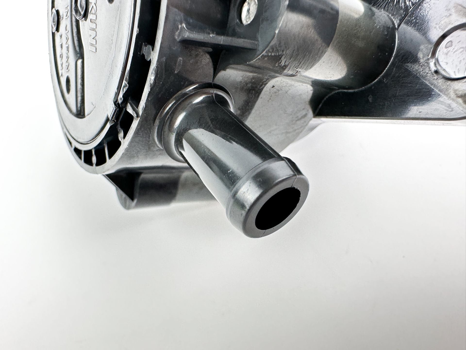 2016 Suzuki 175 HP 4 Stroke Outboard Fuel Pump 15100-96J01 OEM