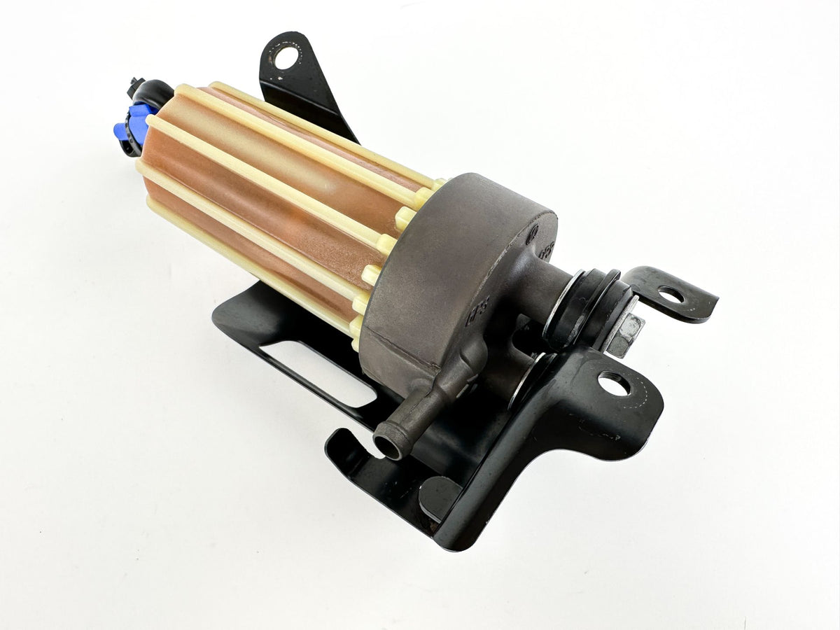 2014 Yamaha 300 HP 4 Stroke Outboard Fuel Filter Assembly 6P3-24560-22-00 OEM