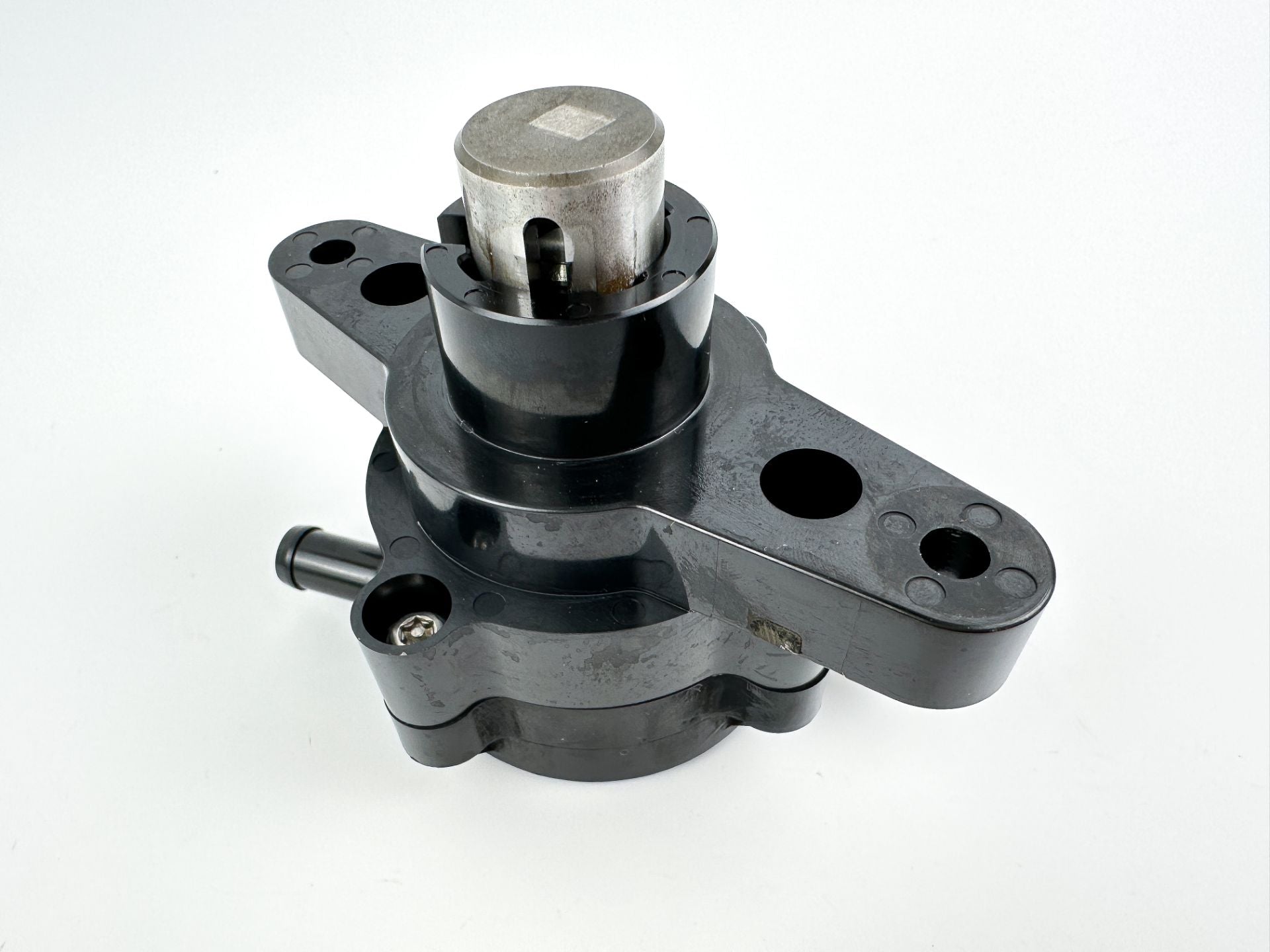 2016 Suzuki 175 HP 4 Stroke Outboard Fuel Pump 15100-96J01 OEM